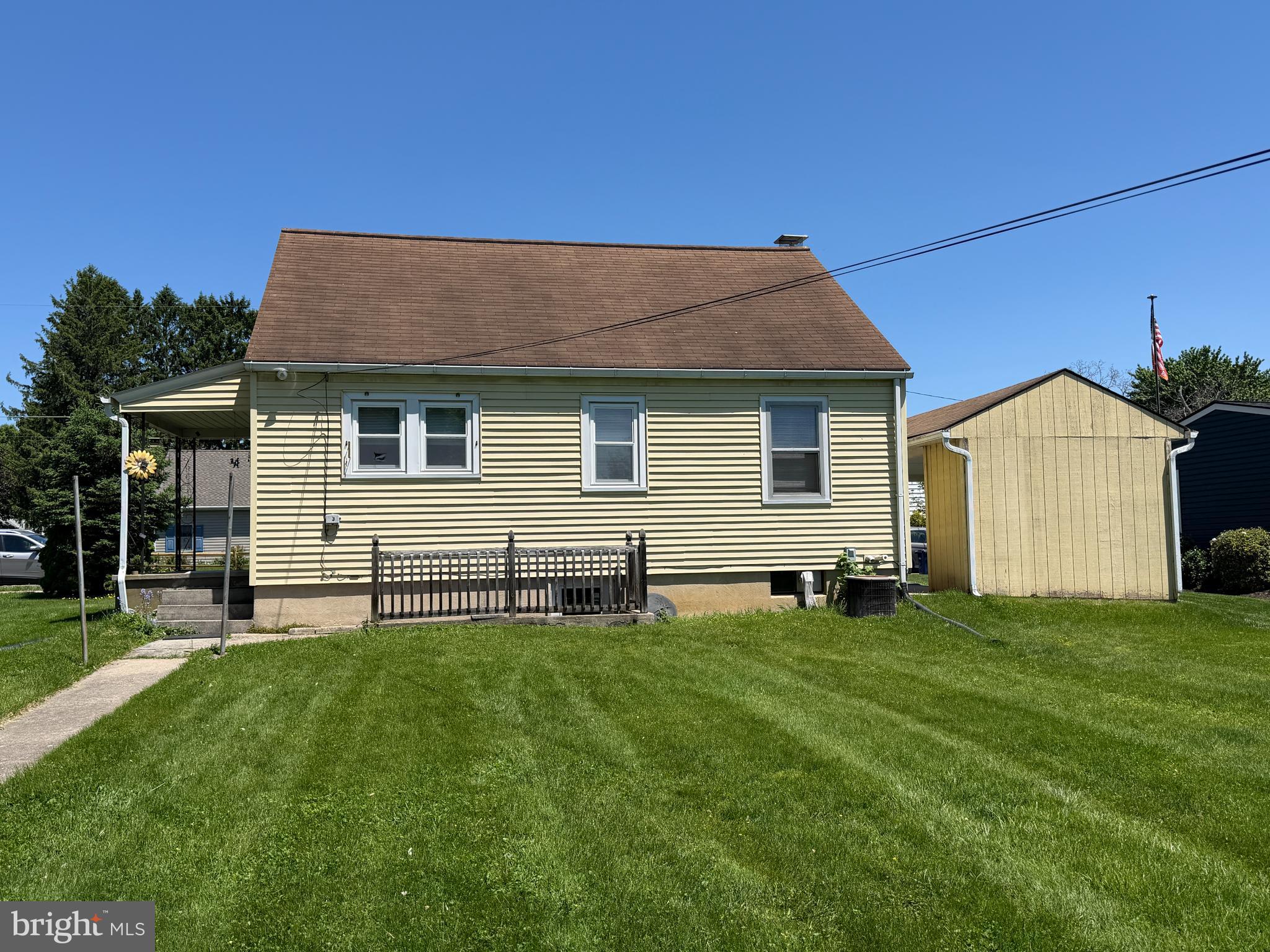 125 S WINDSOR AVENUE