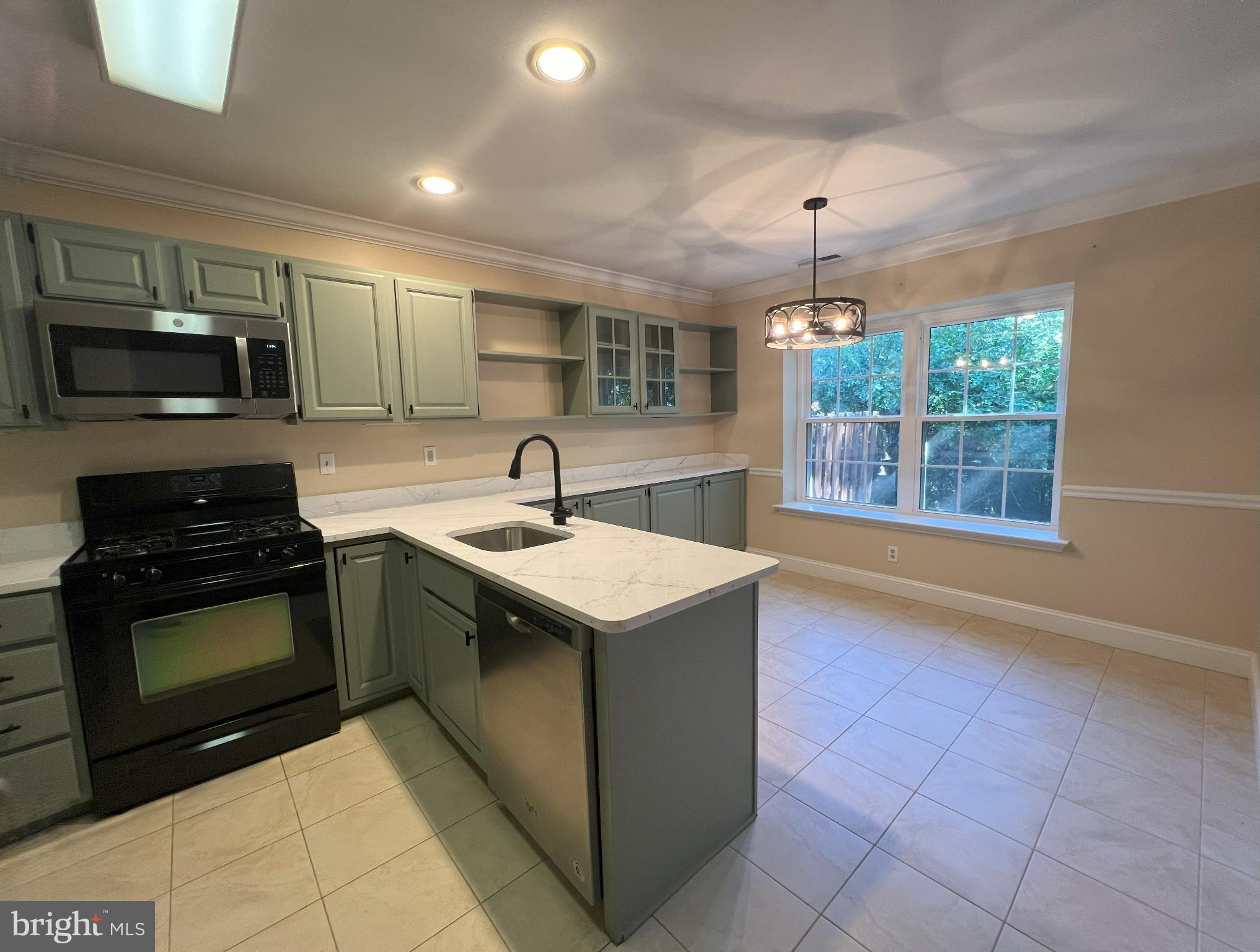 BLUE BELL WOODS - Residential Lease