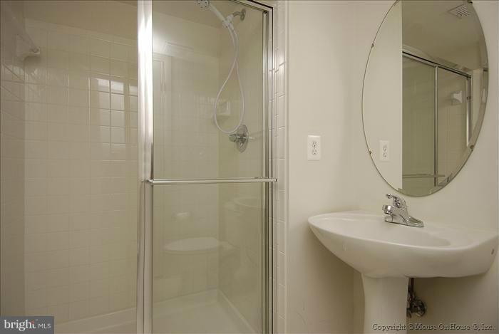 MOUNT VERNON MEADOWS - Residential Lease