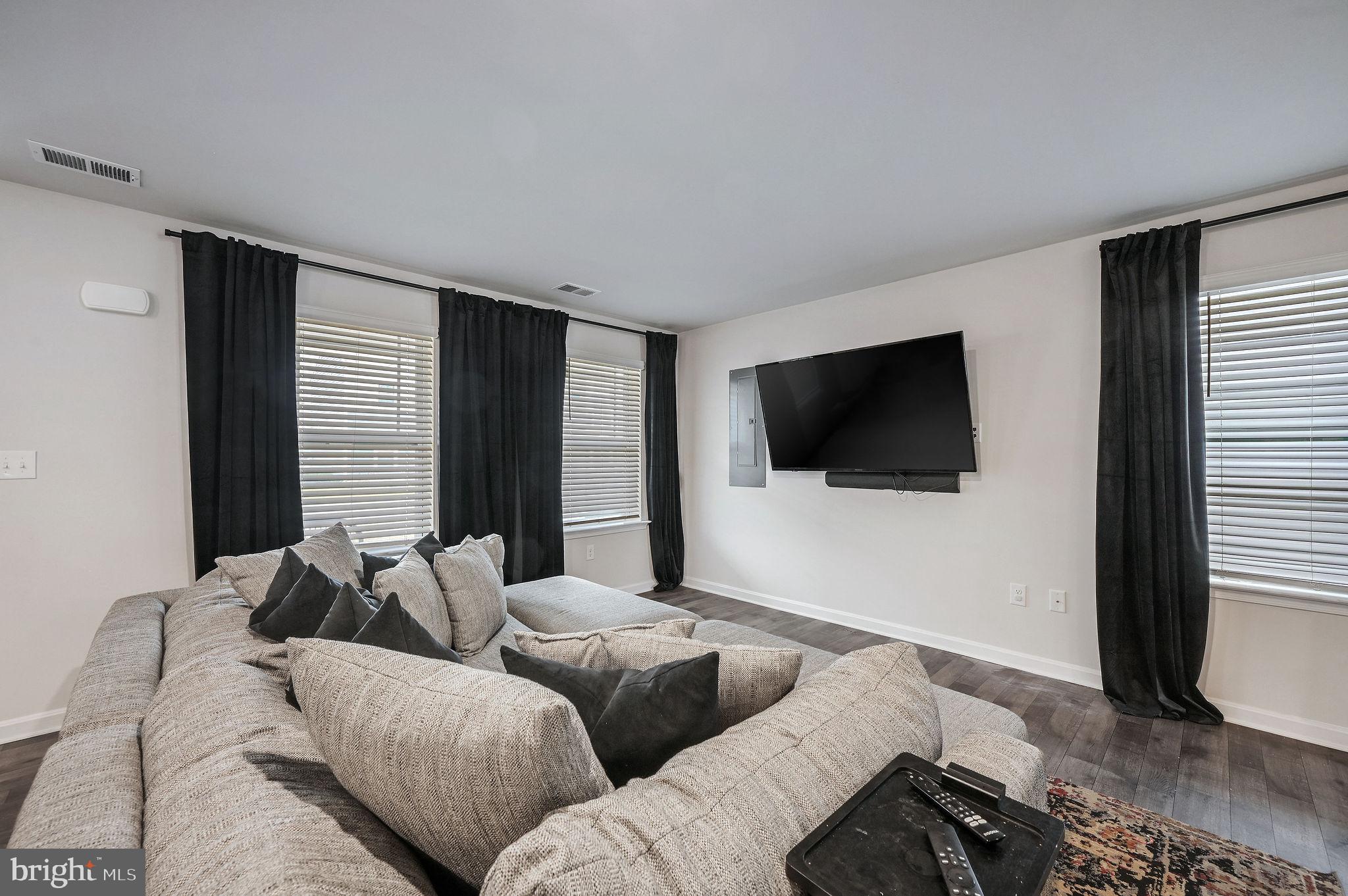 SIMPSONS CROSSING - Residential