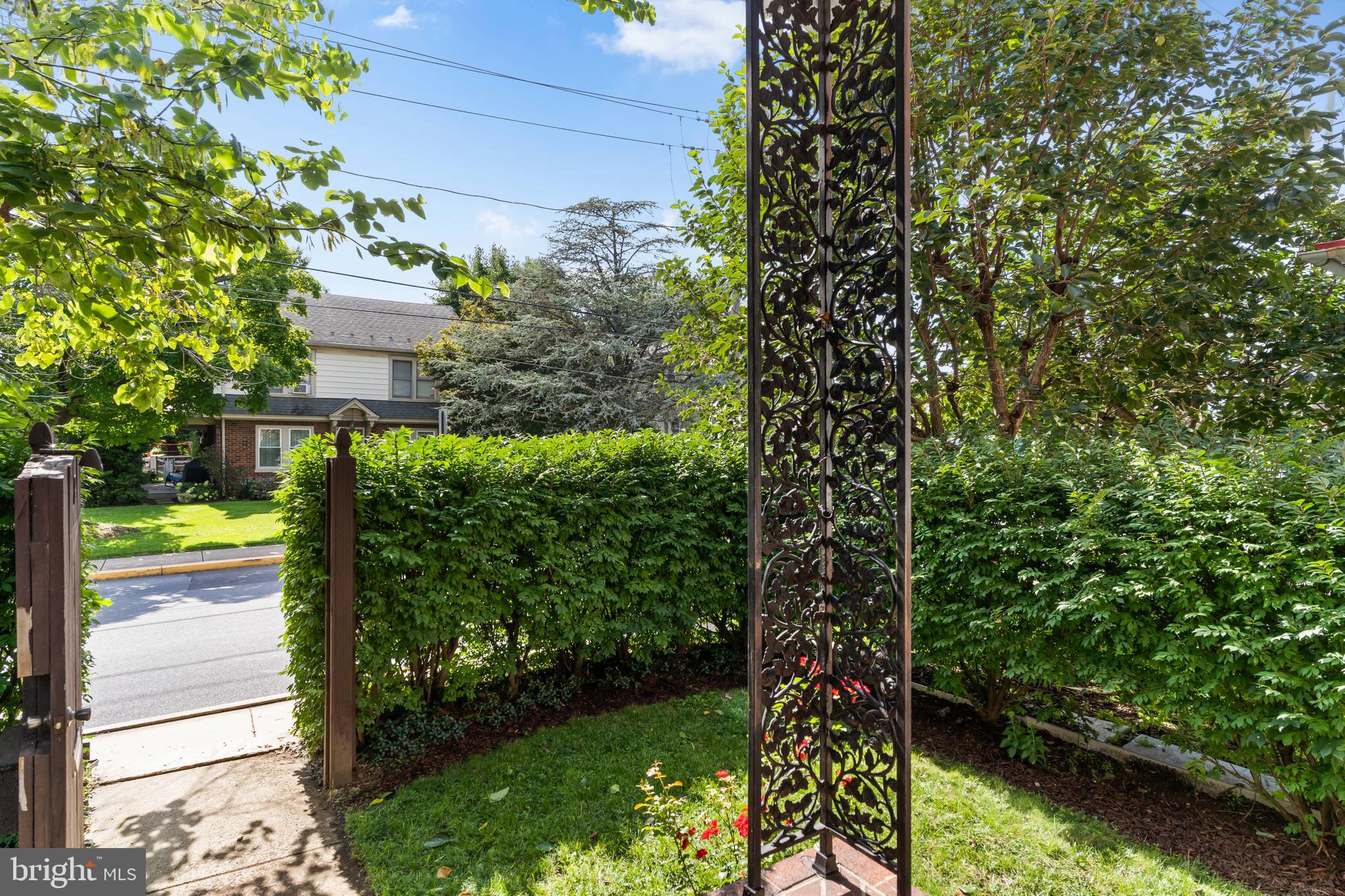 19 S CUSTER AVENUE