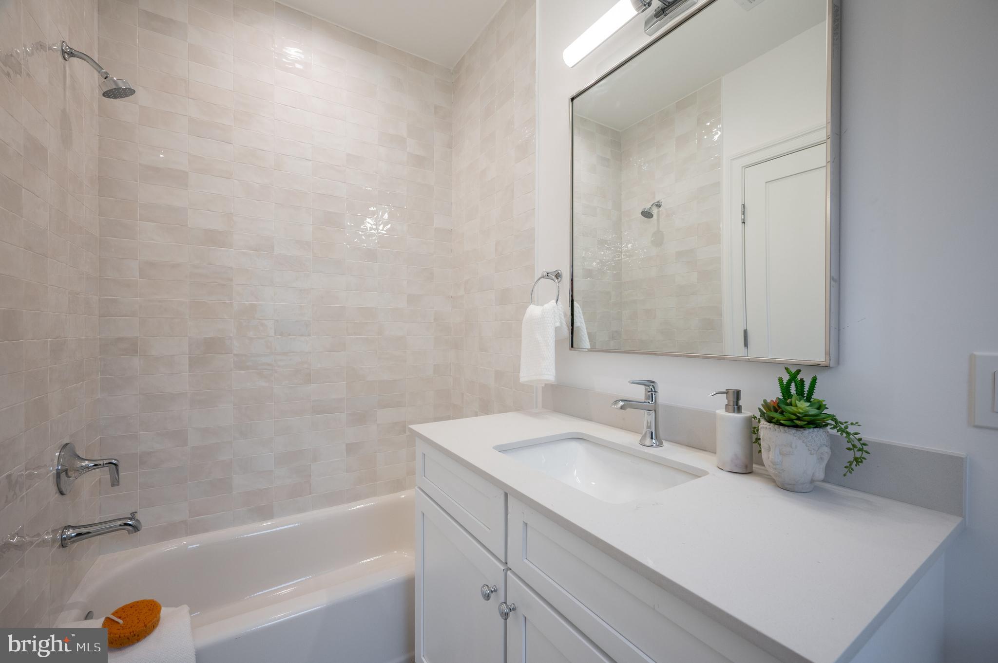 OAKWOOD KNOLLS - Residential