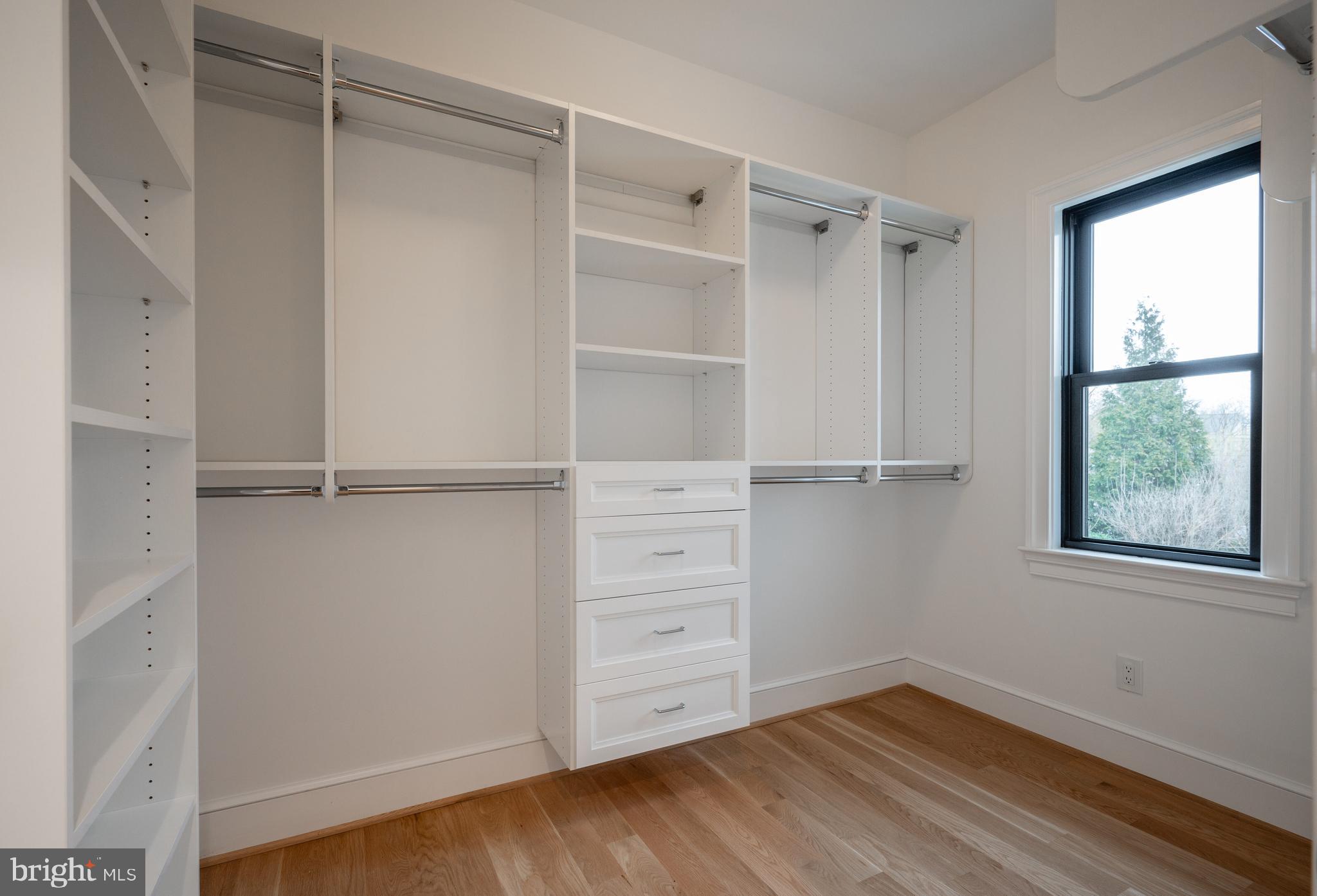 OAKWOOD KNOLLS - Residential