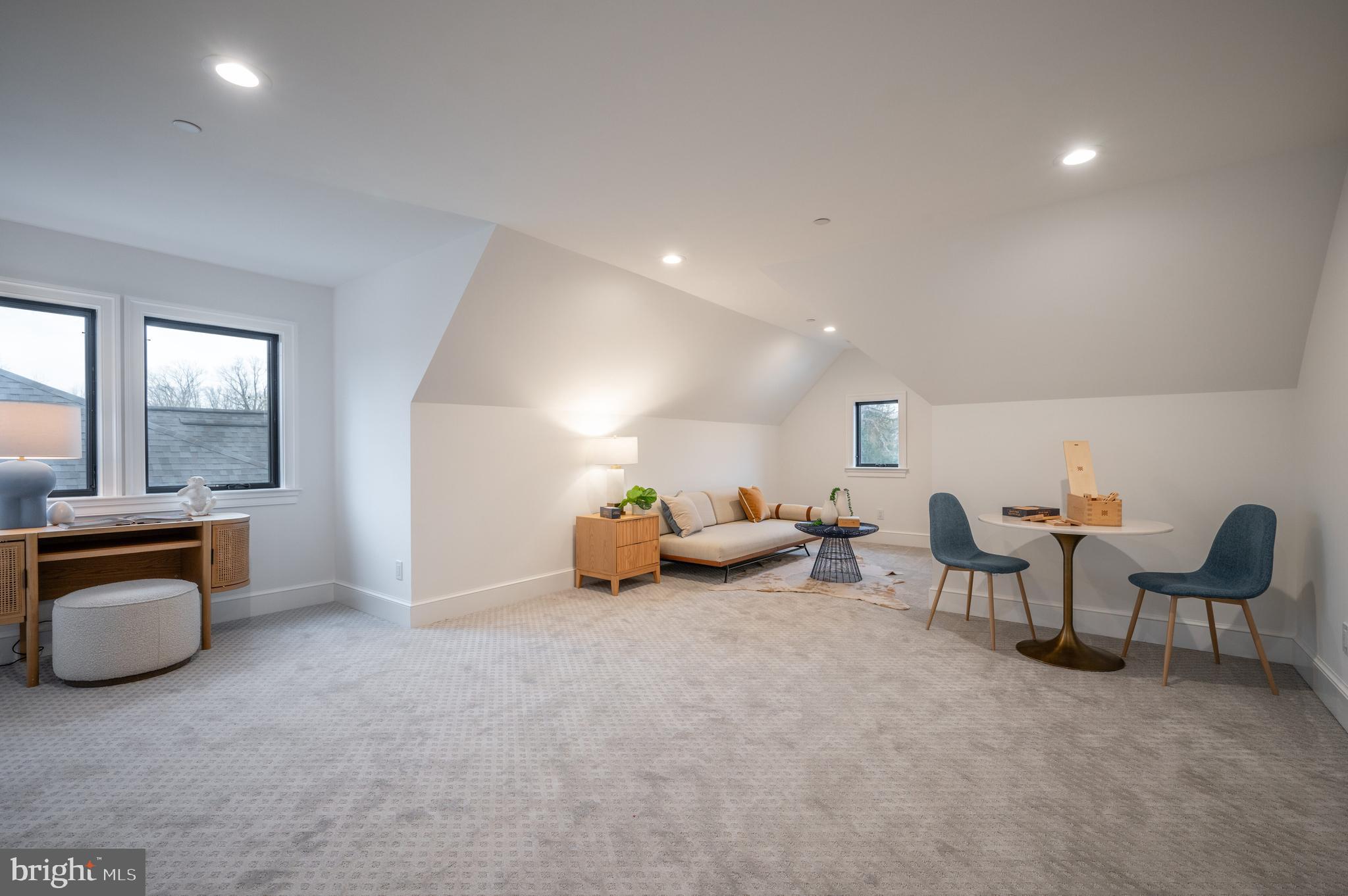 OAKWOOD KNOLLS - Residential