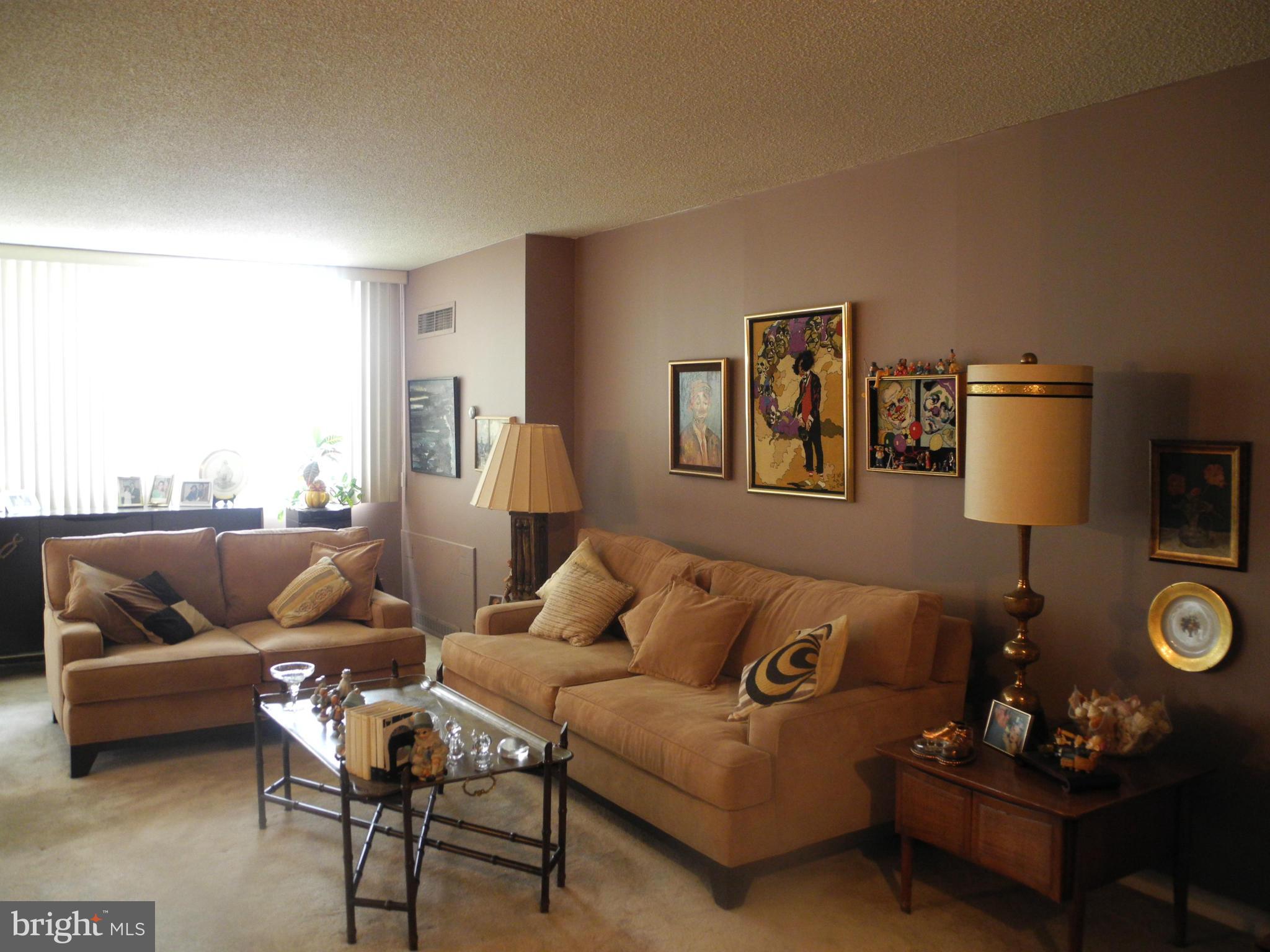 PARK TOWERS EAST - Residential