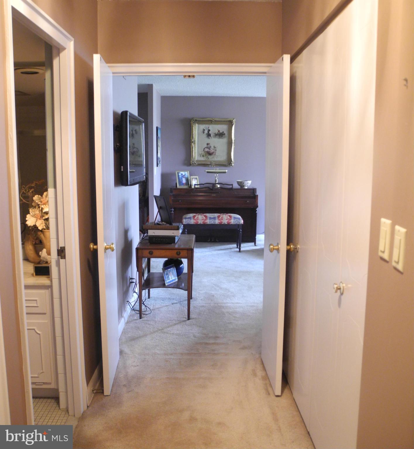 PARK TOWERS EAST - Residential