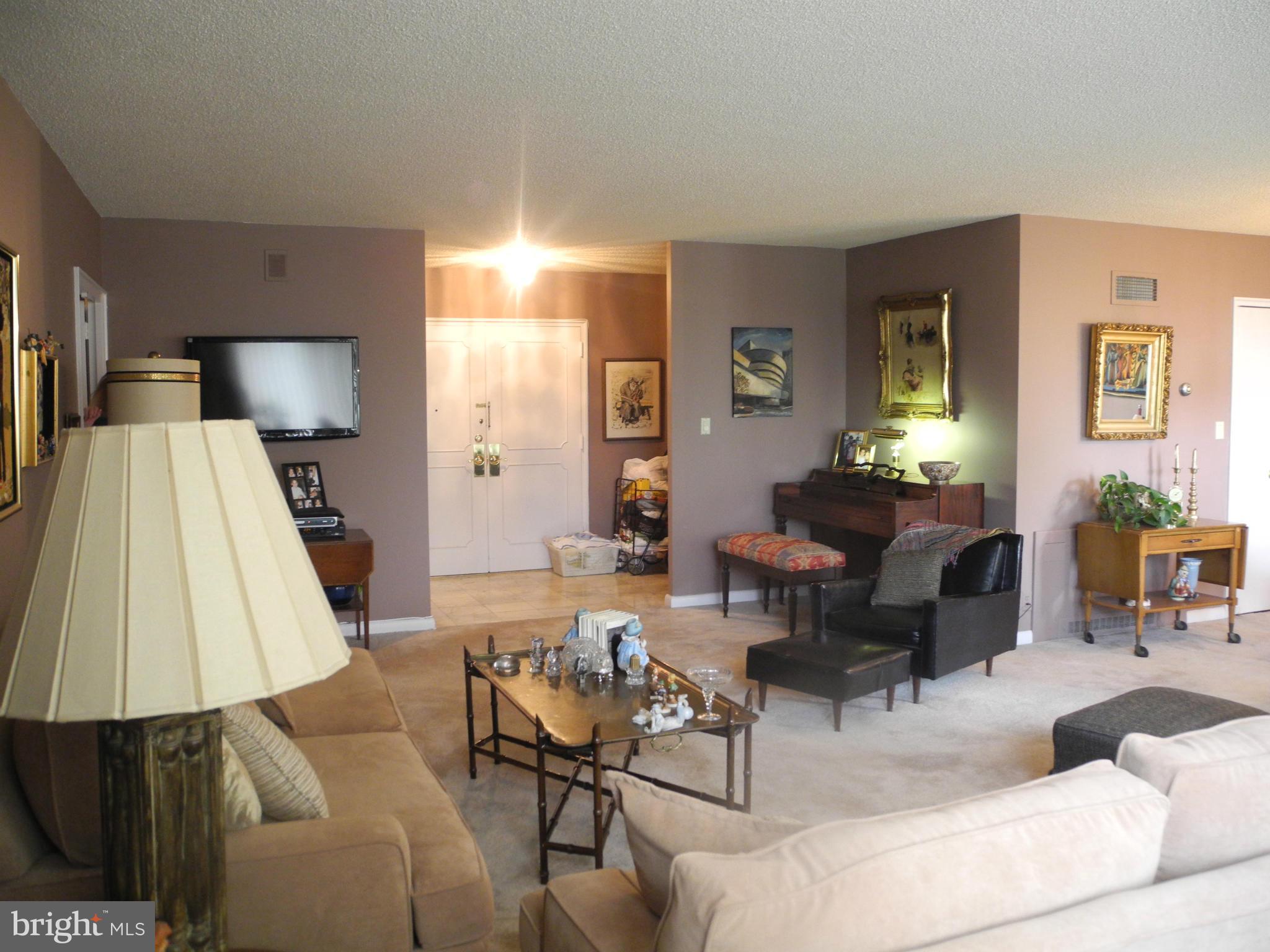 PARK TOWERS EAST - Residential