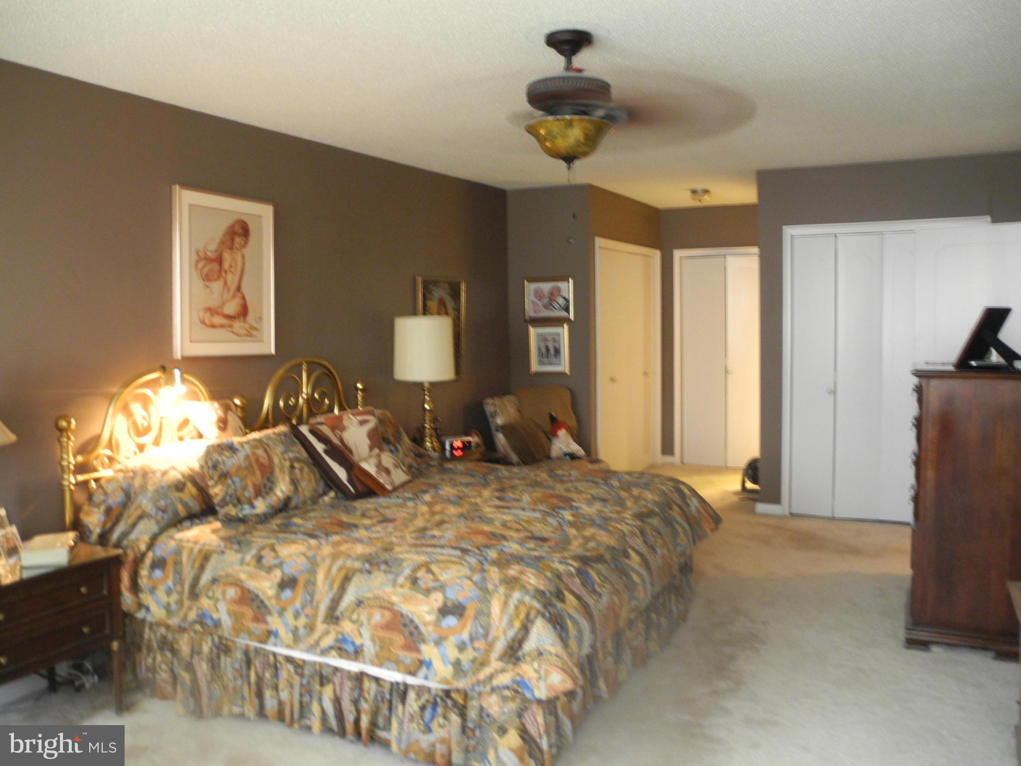 PARK TOWERS EAST - Residential