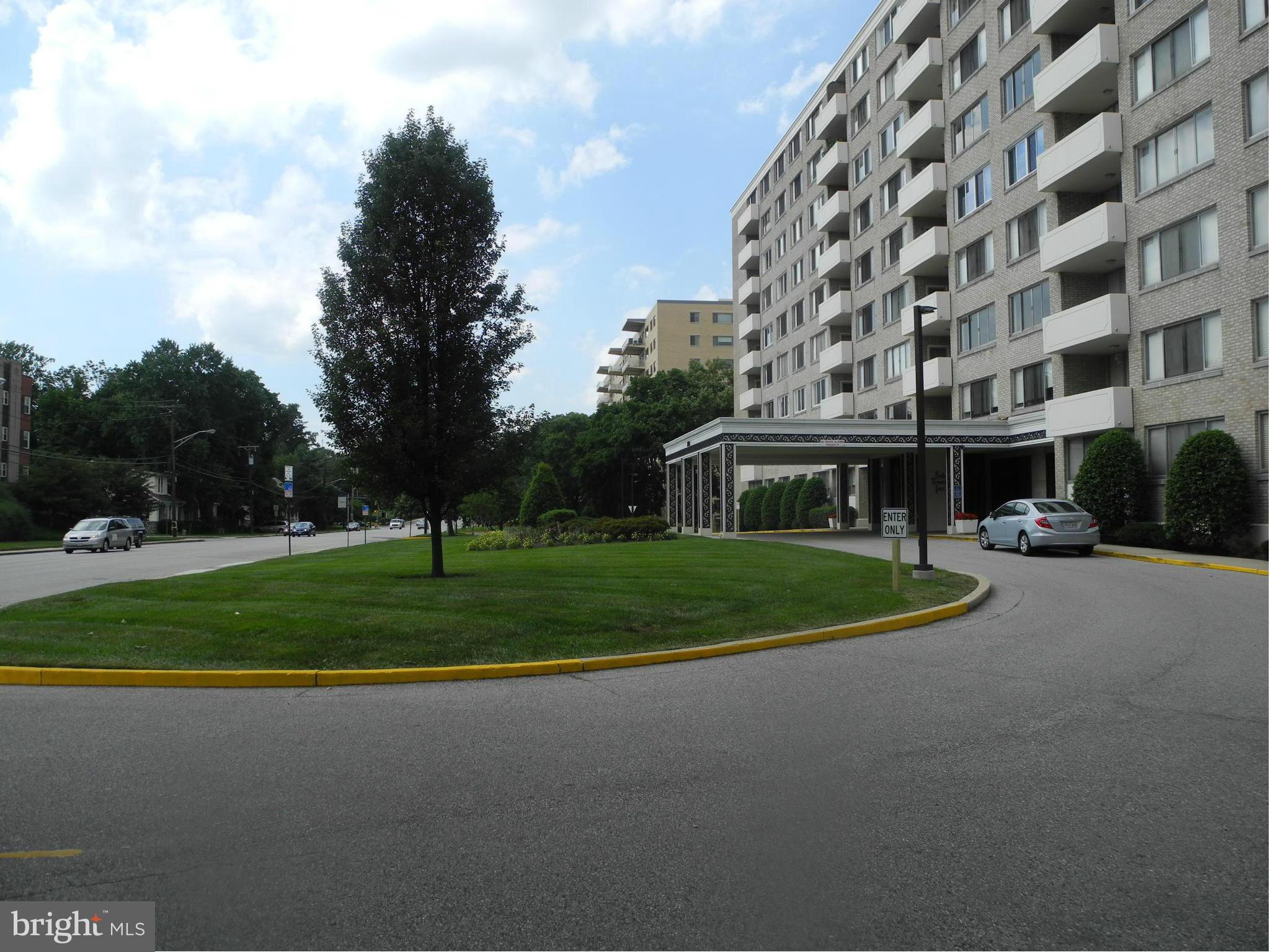 PARK TOWERS EAST - Residential