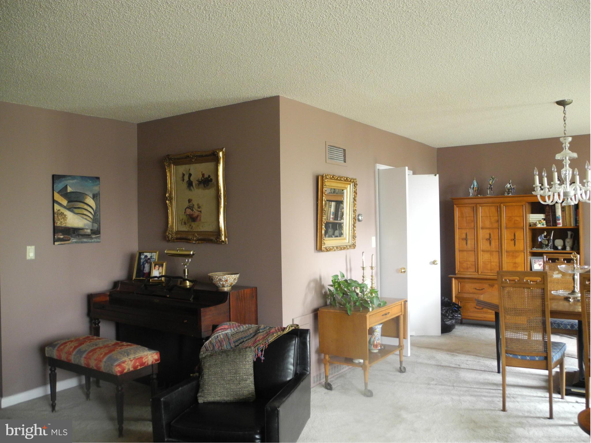 PARK TOWERS EAST - Residential