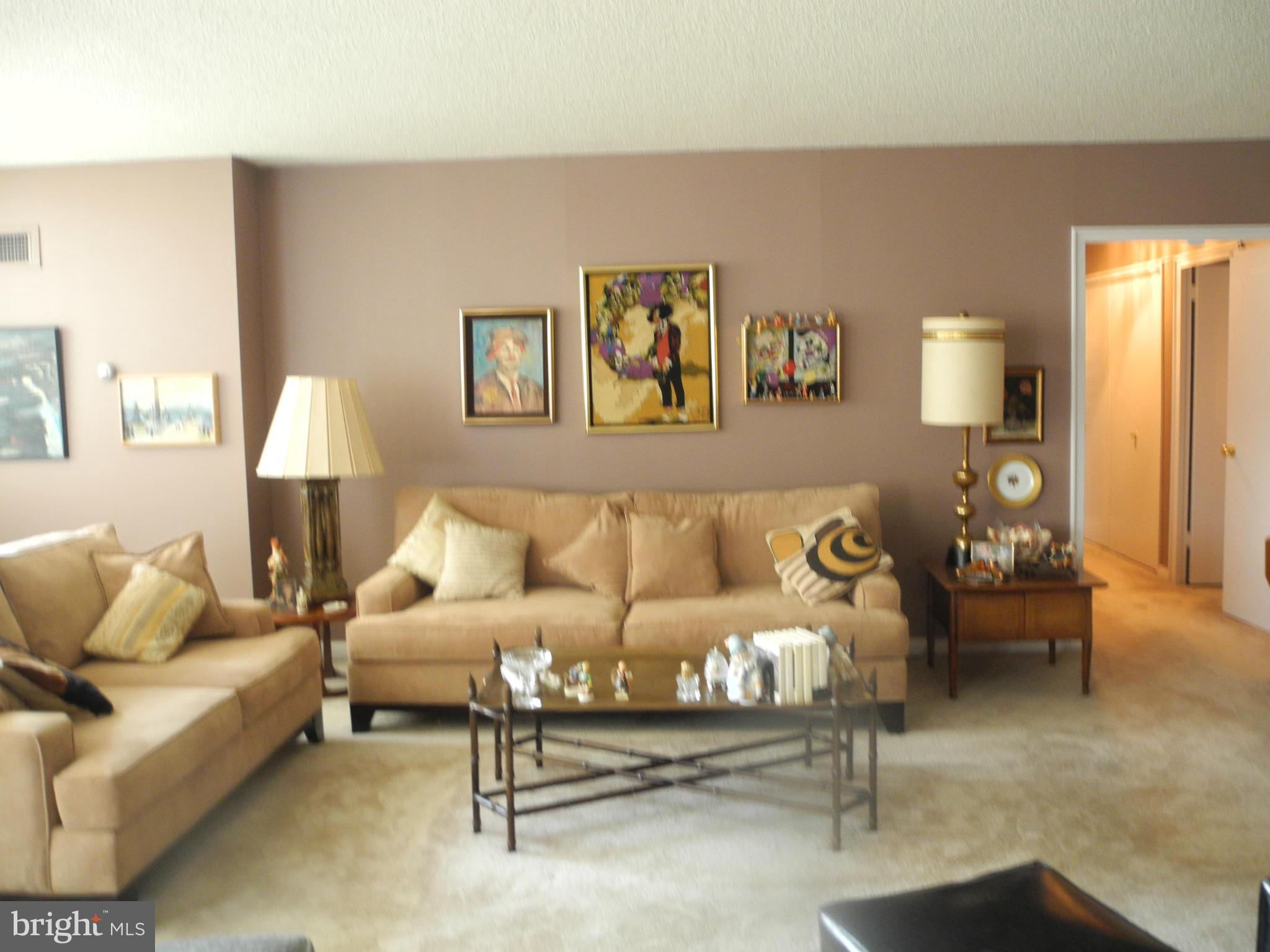 PARK TOWERS EAST - Residential