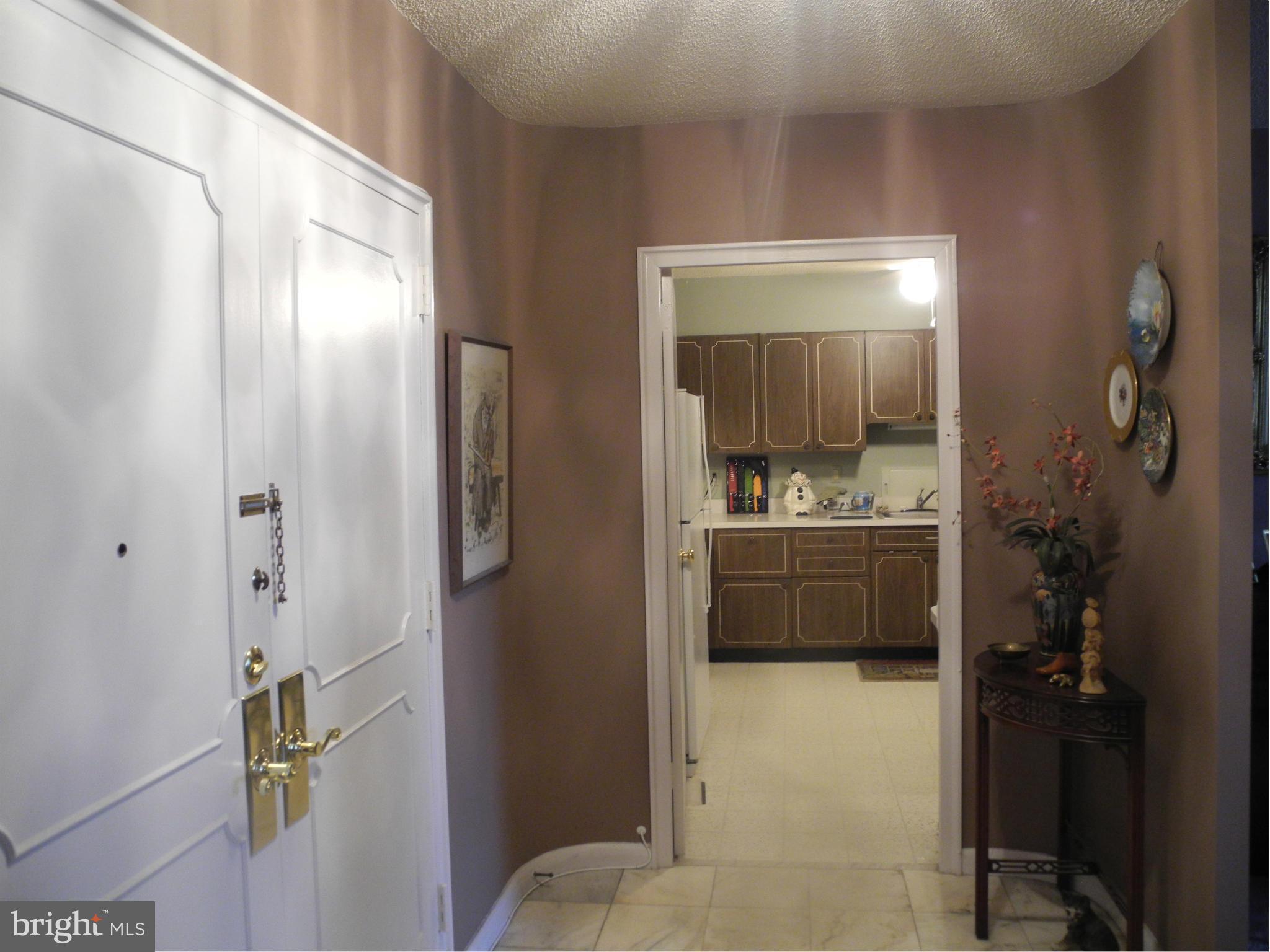 PARK TOWERS EAST - Residential