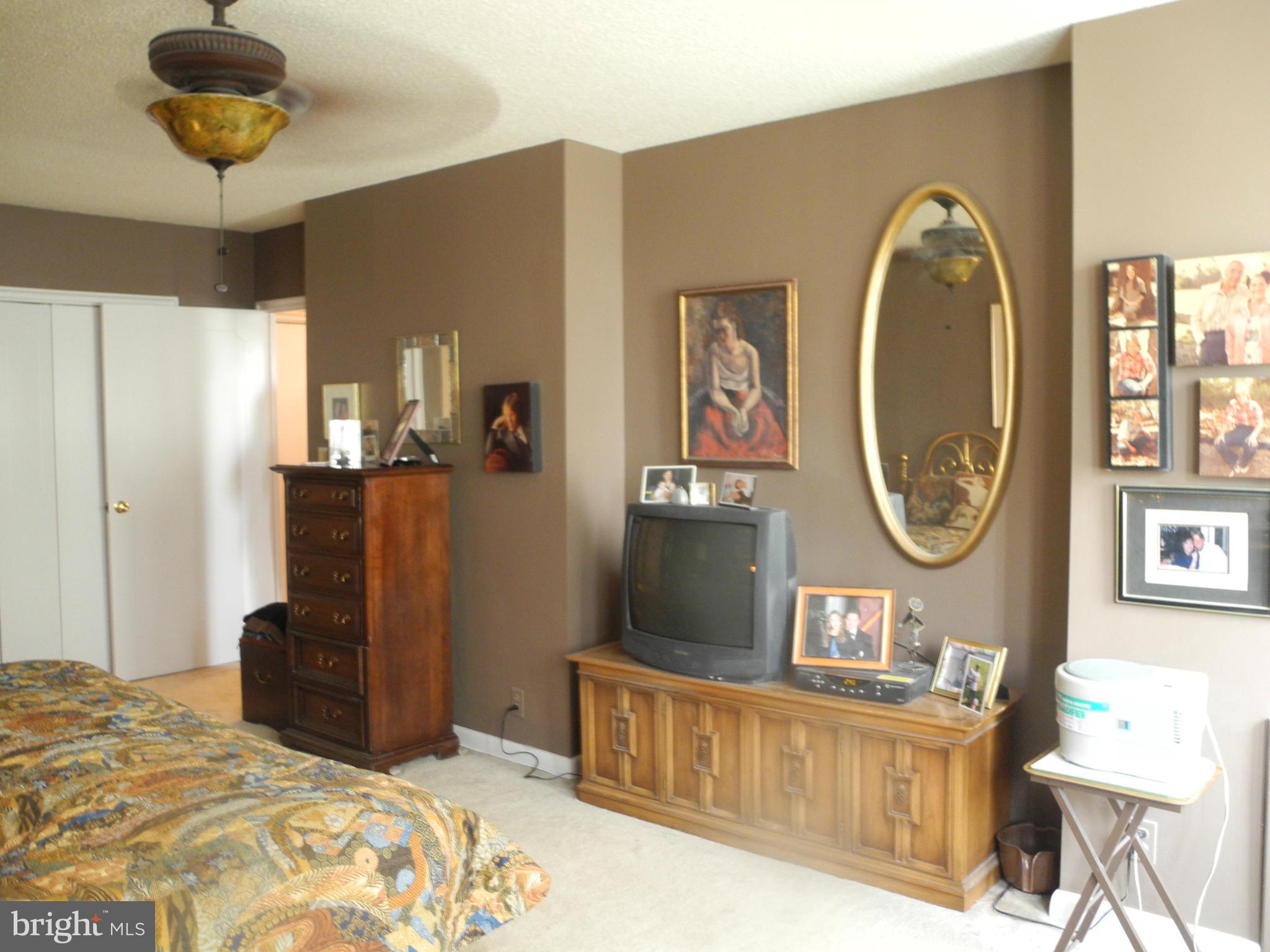 PARK TOWERS EAST - Residential