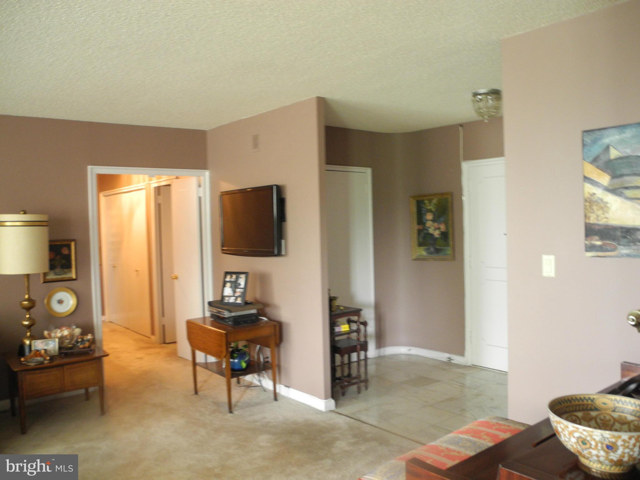 PARK TOWERS EAST - Residential