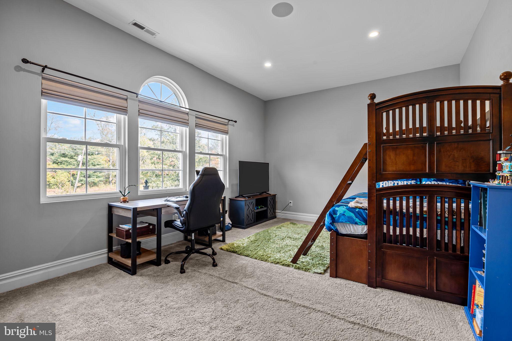 PINEVILLE - Residential