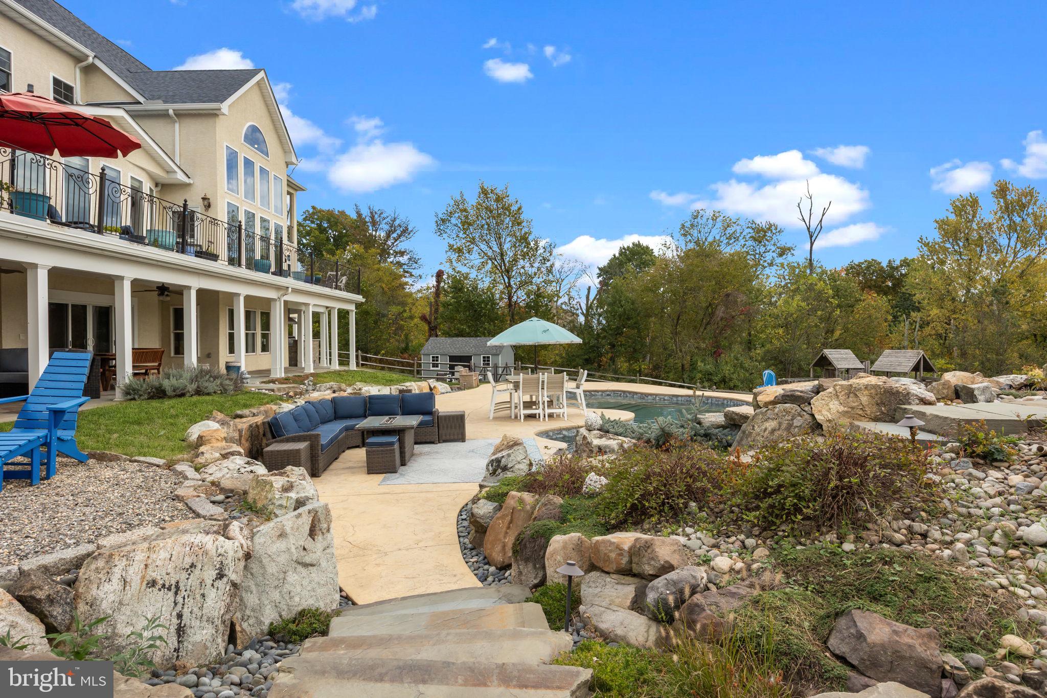 PINEVILLE - Residential