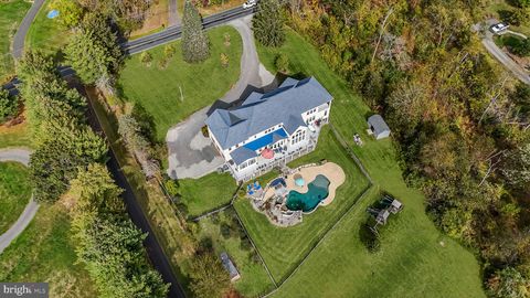 274 PINEVILLE ROAD NEWTOWN PA 18940