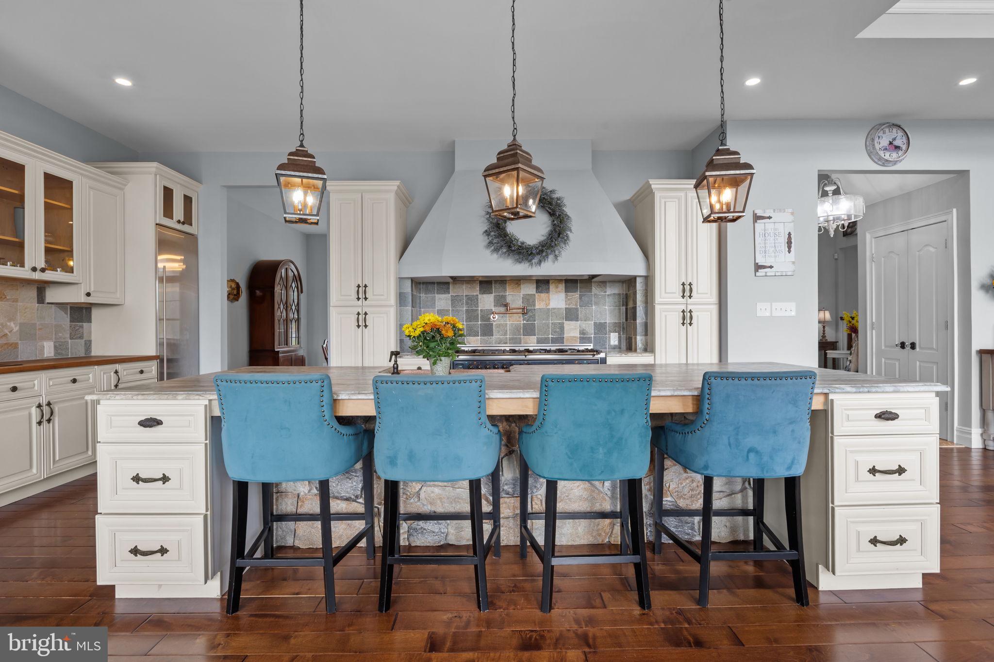 PINEVILLE - Residential