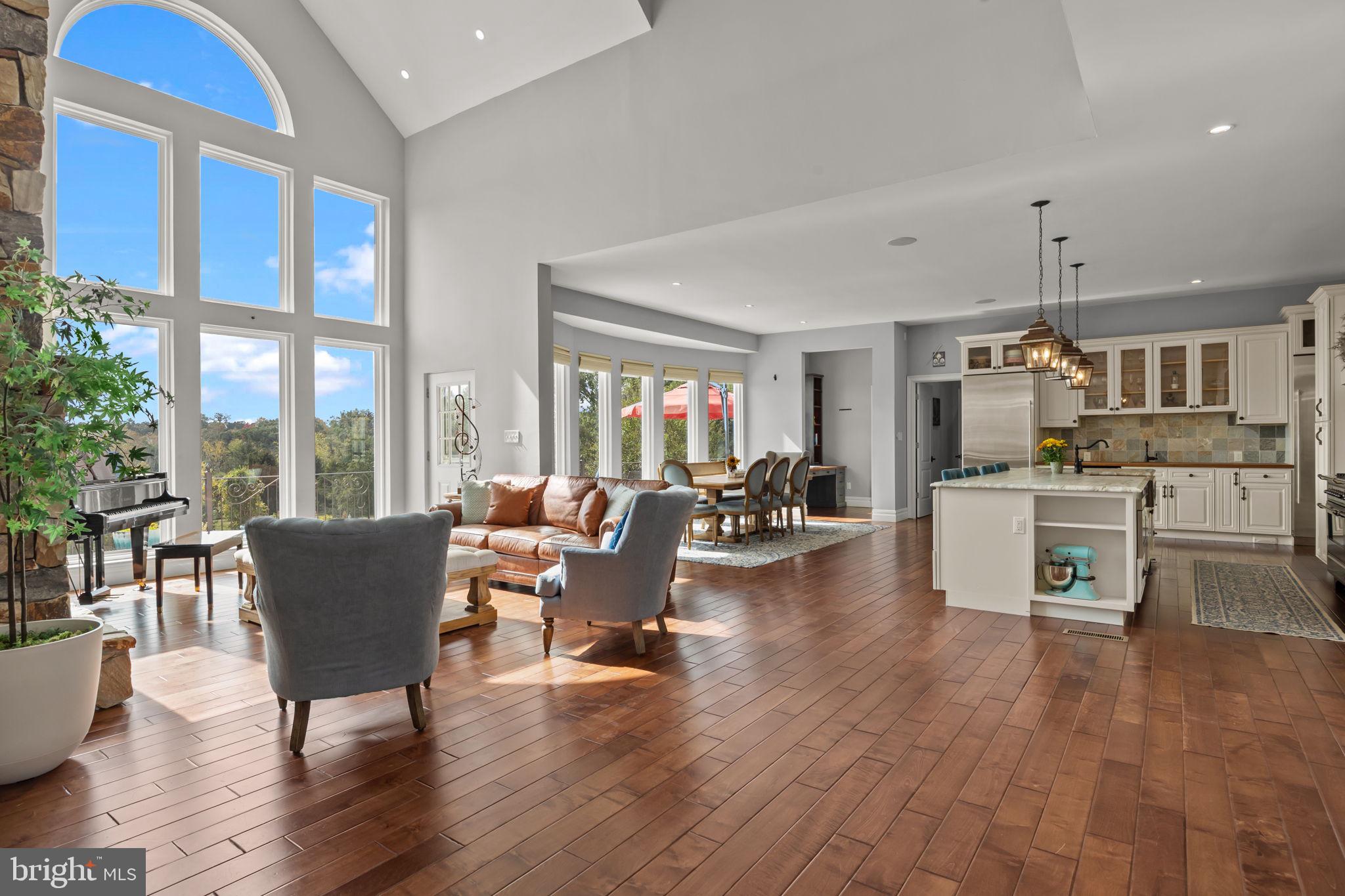 PINEVILLE - Residential