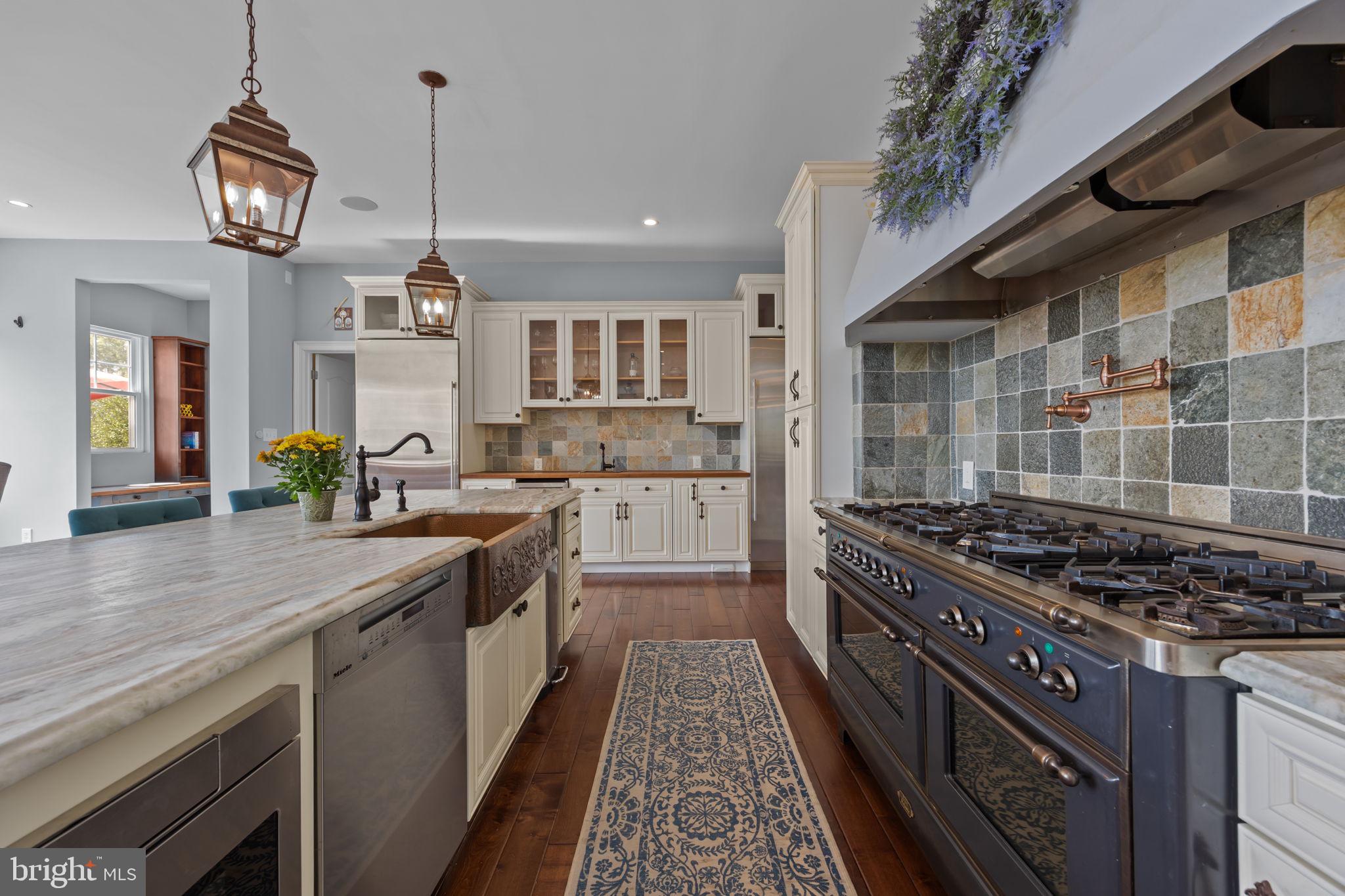 PINEVILLE - Residential