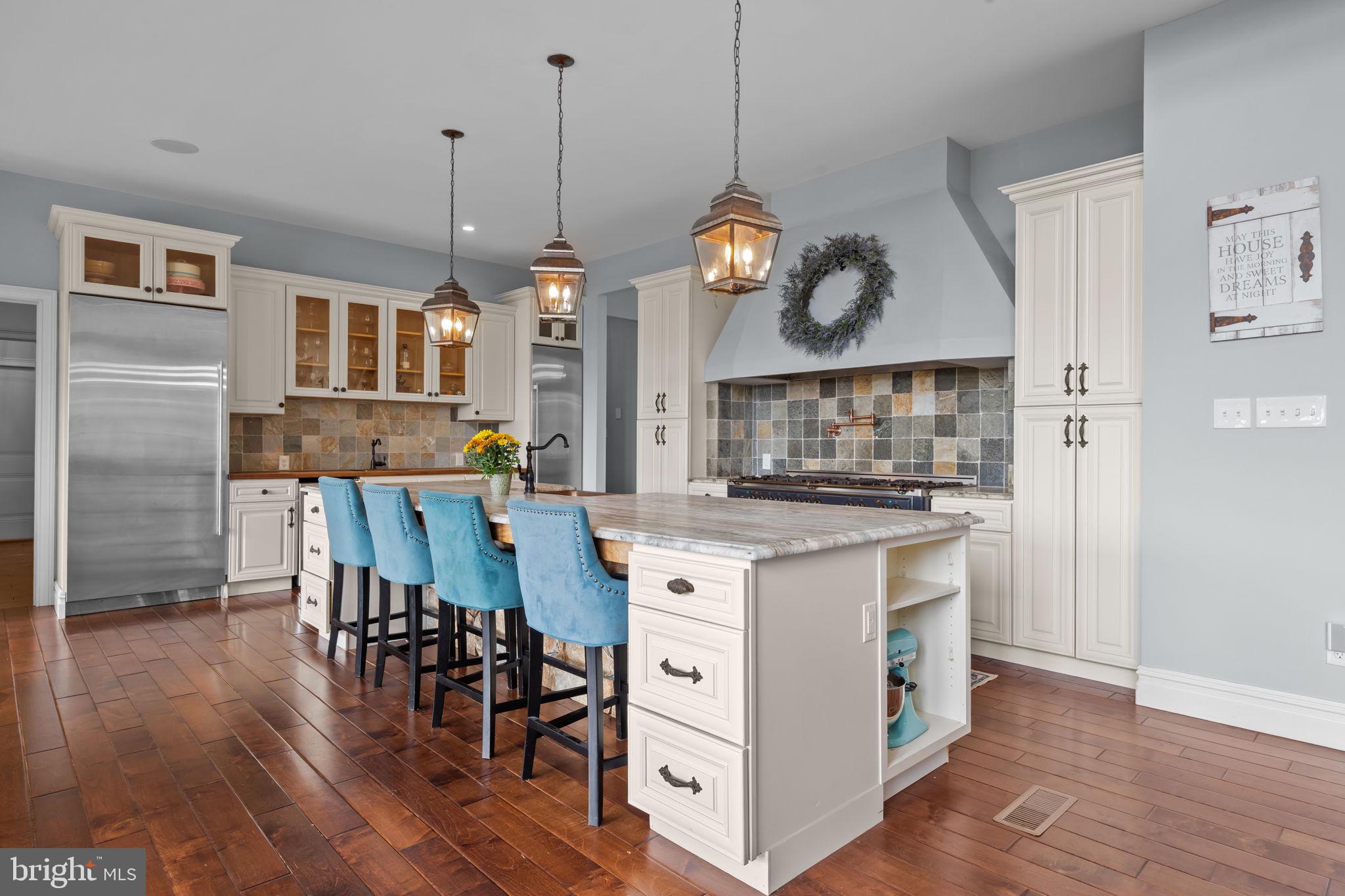 PINEVILLE - Residential