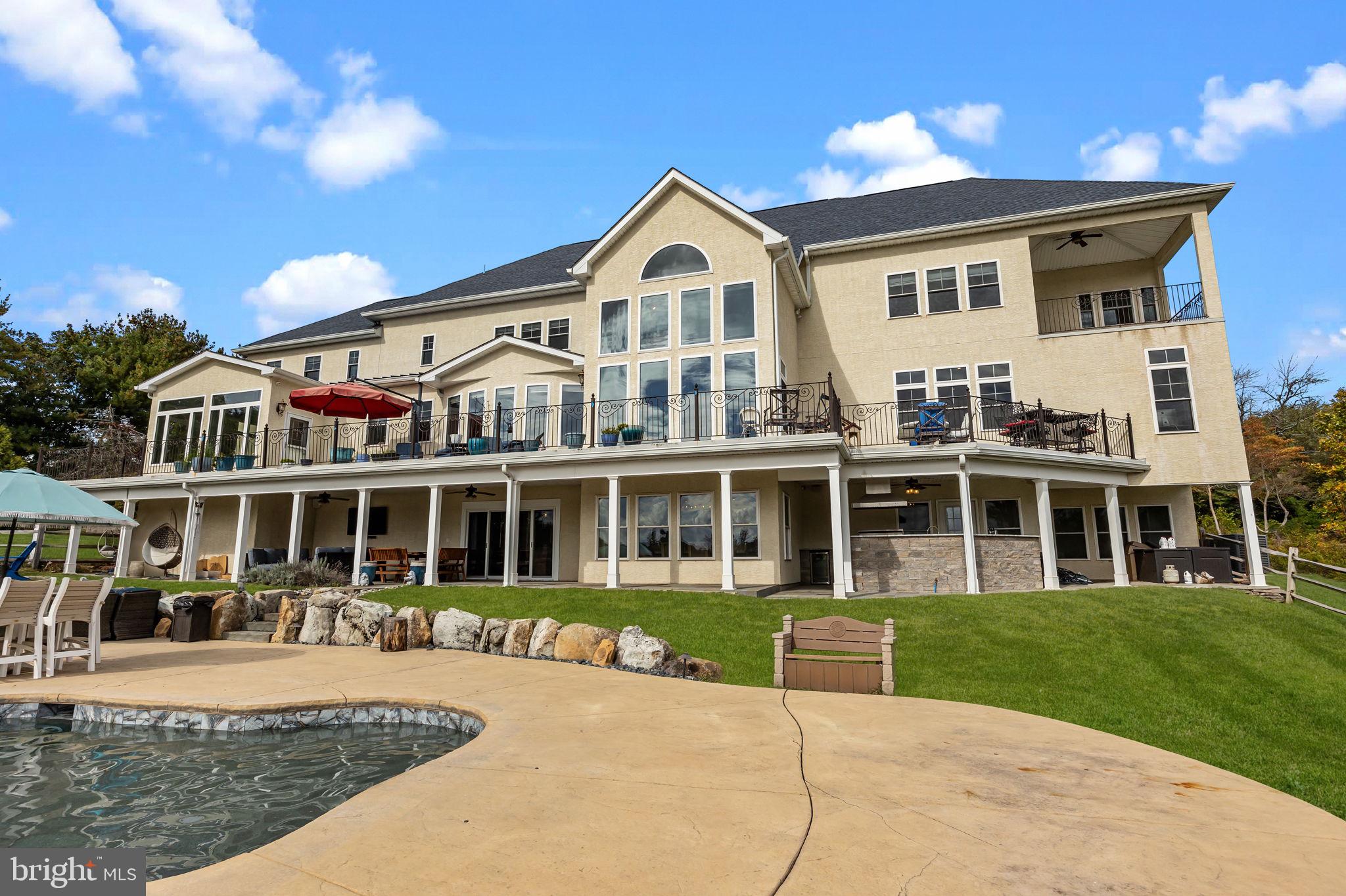 PINEVILLE - Residential