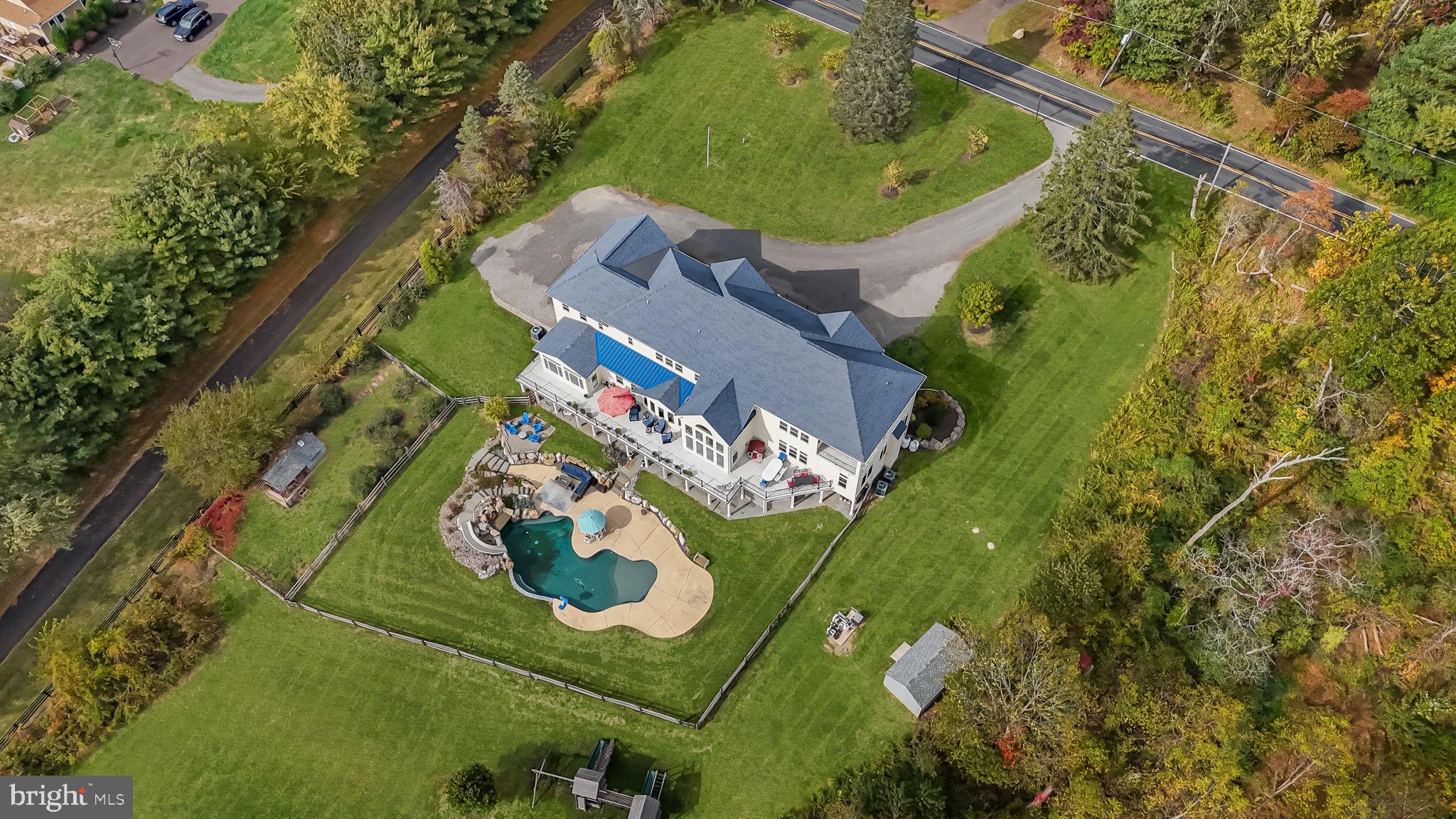 PINEVILLE - Residential