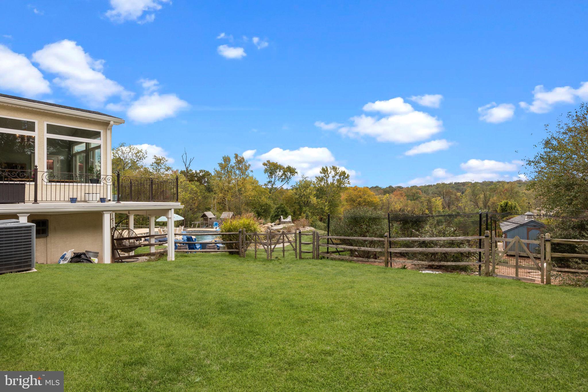 PINEVILLE - Residential