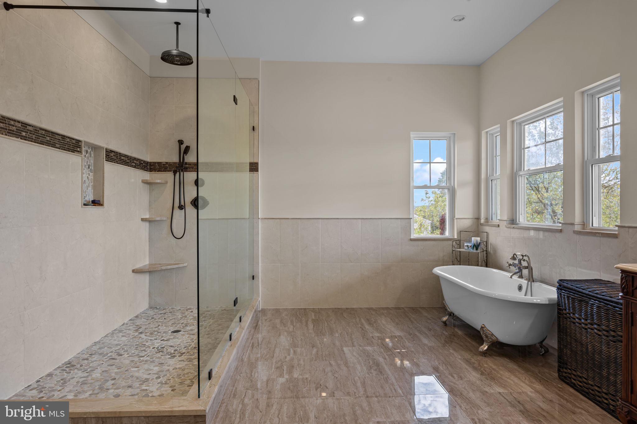 PINEVILLE - Residential