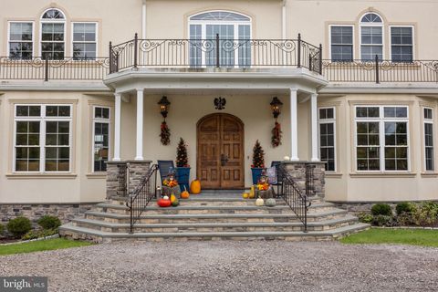 274 PINEVILLE ROAD NEWTOWN PA 18940