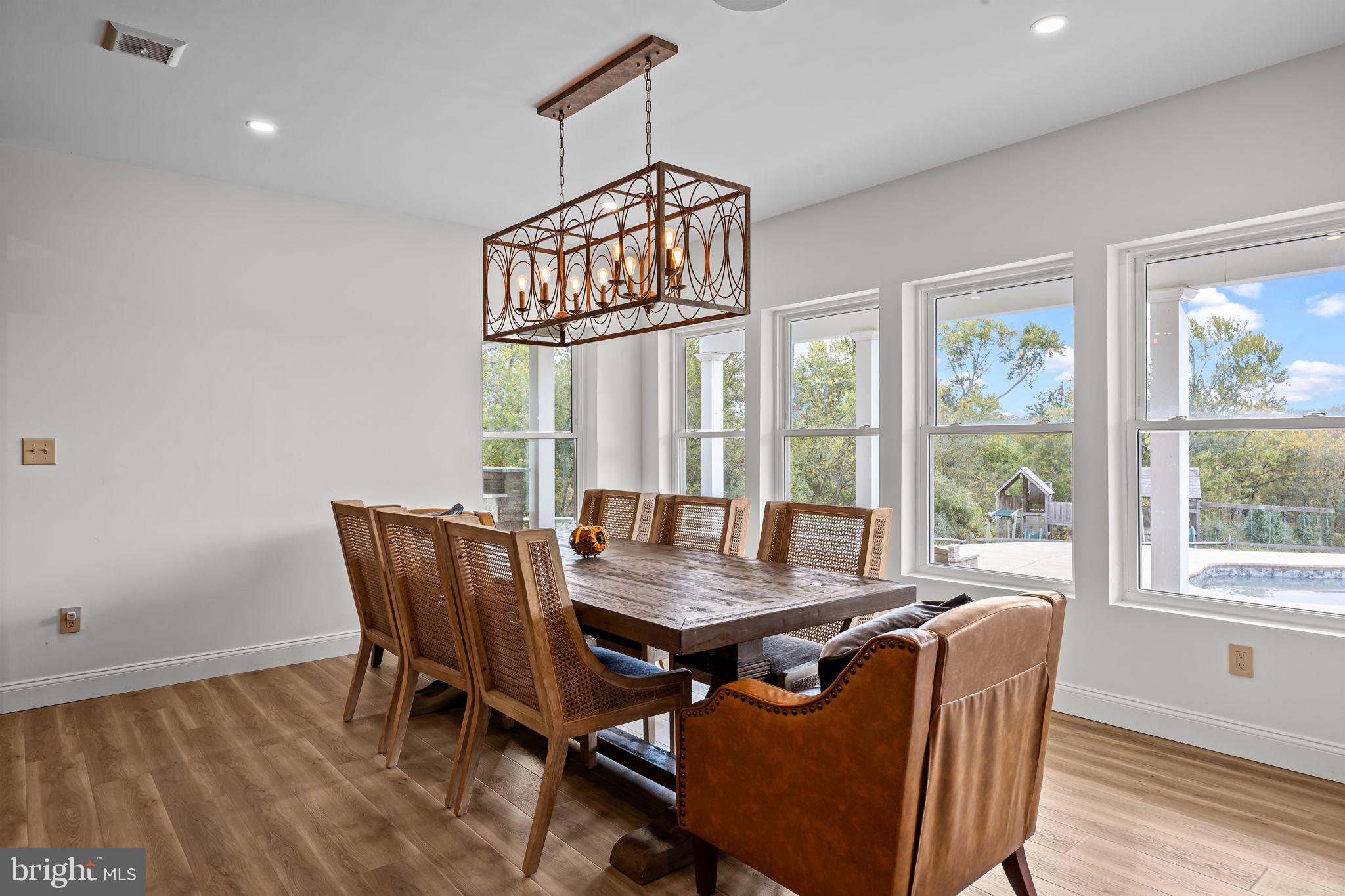 PINEVILLE - Residential