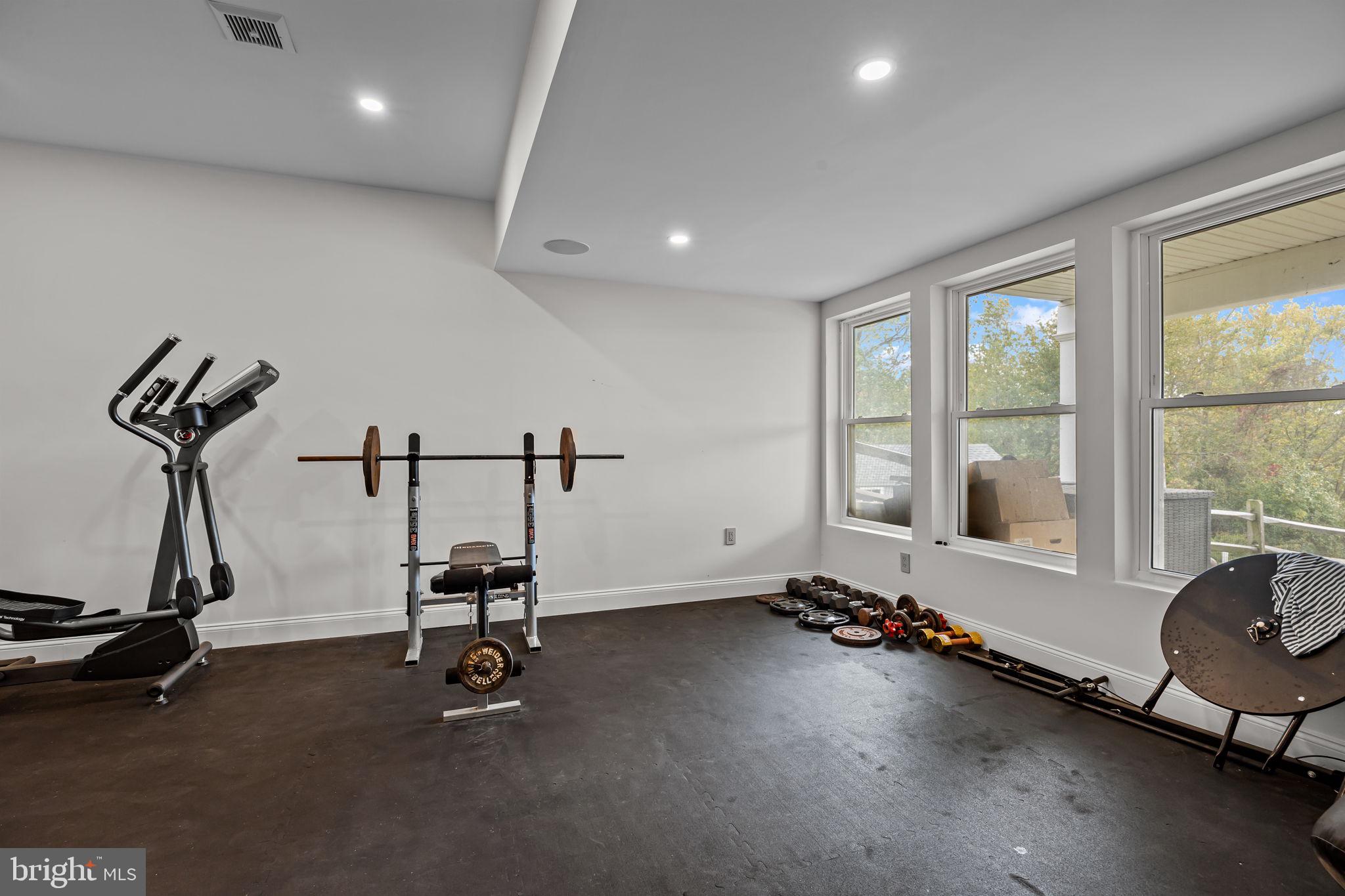 PINEVILLE - Residential