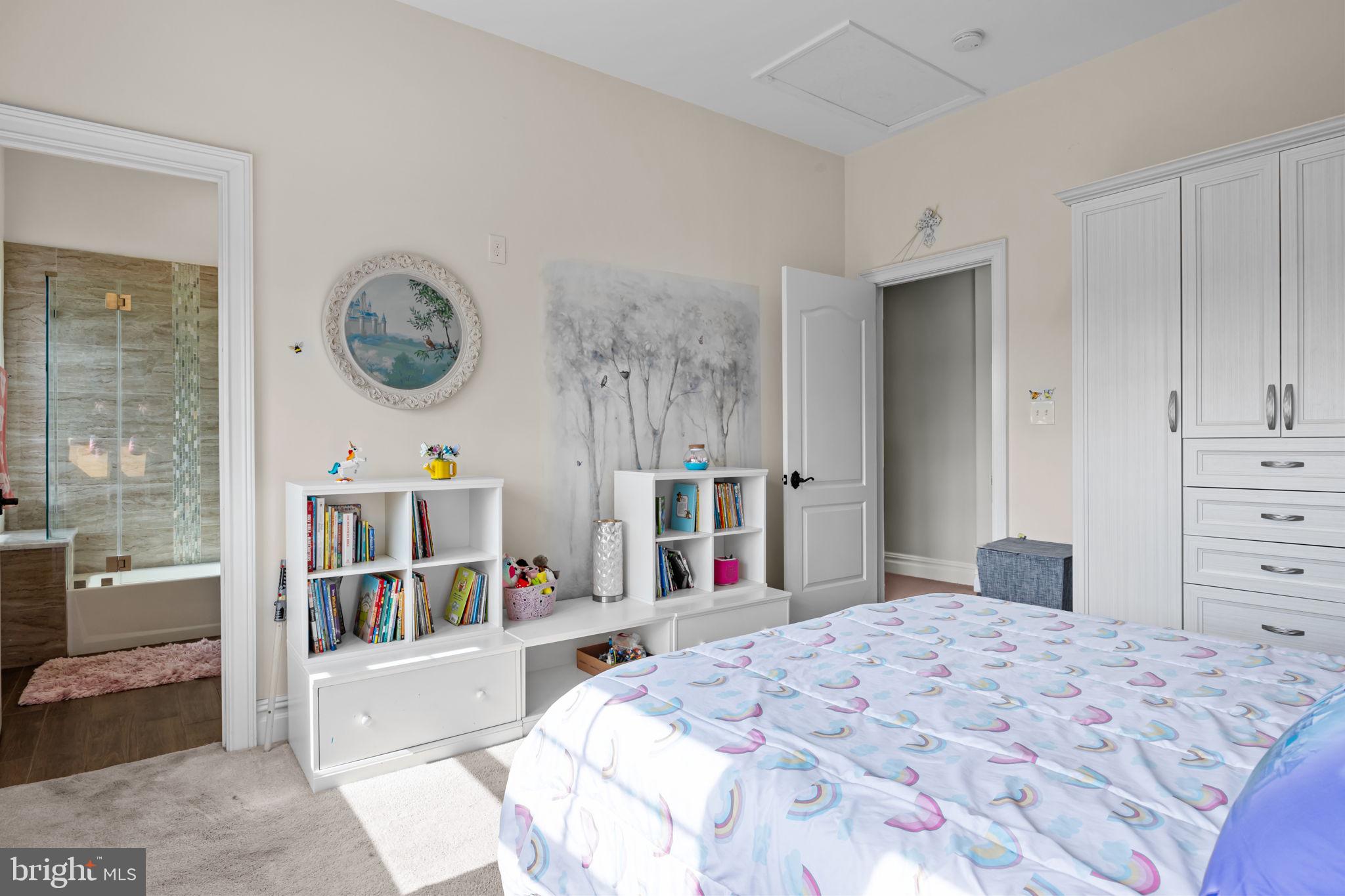 PINEVILLE - Residential