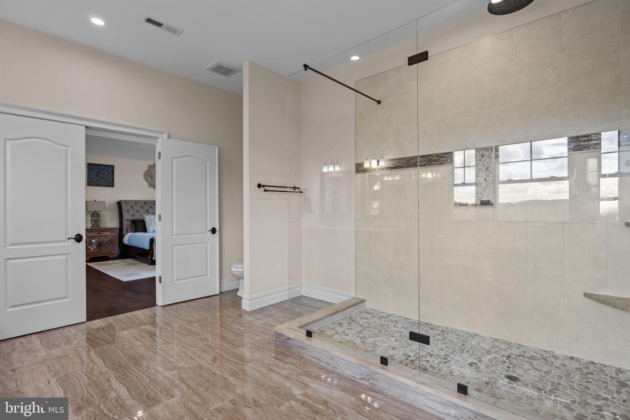 PINEVILLE - Residential