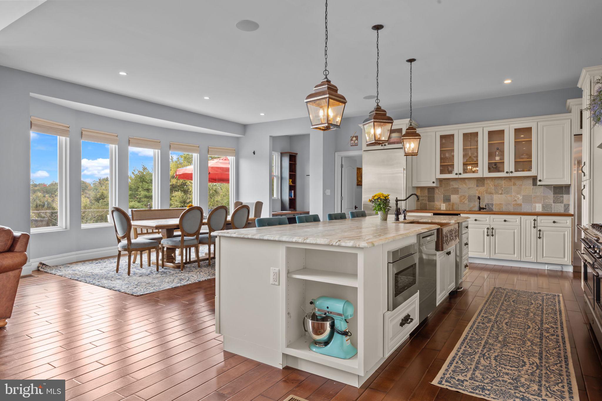 PINEVILLE - Residential