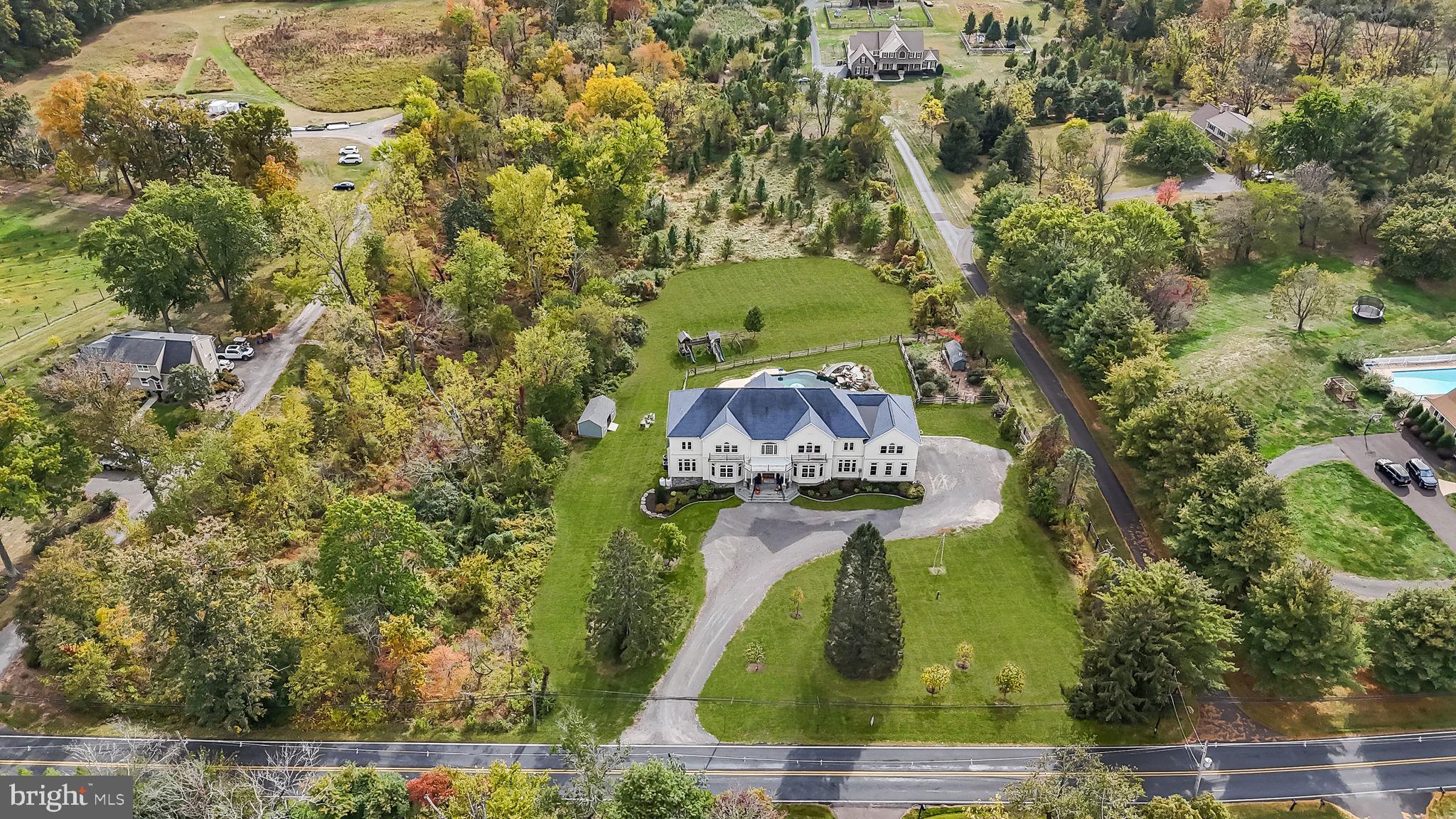 PINEVILLE - Residential