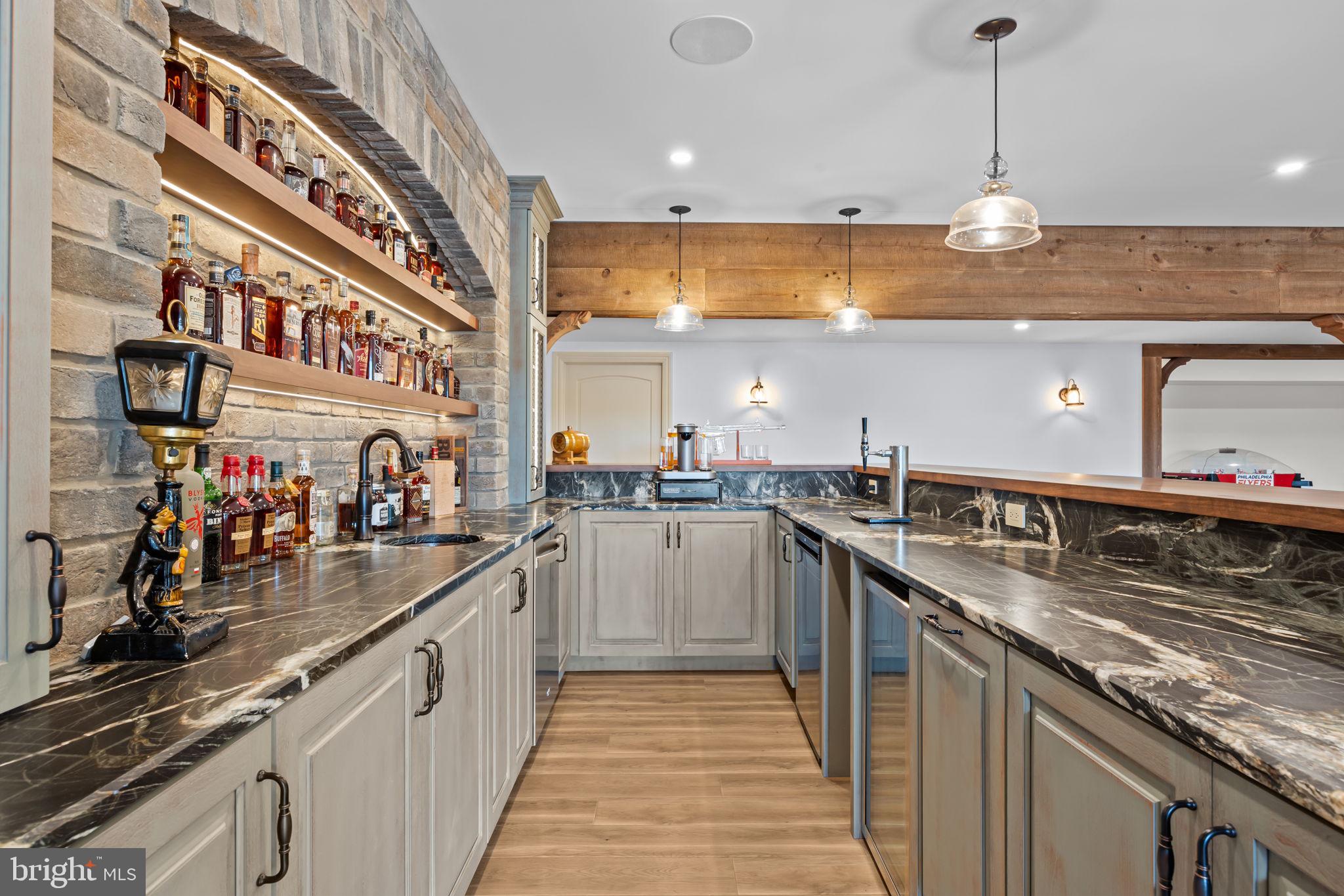 PINEVILLE - Residential