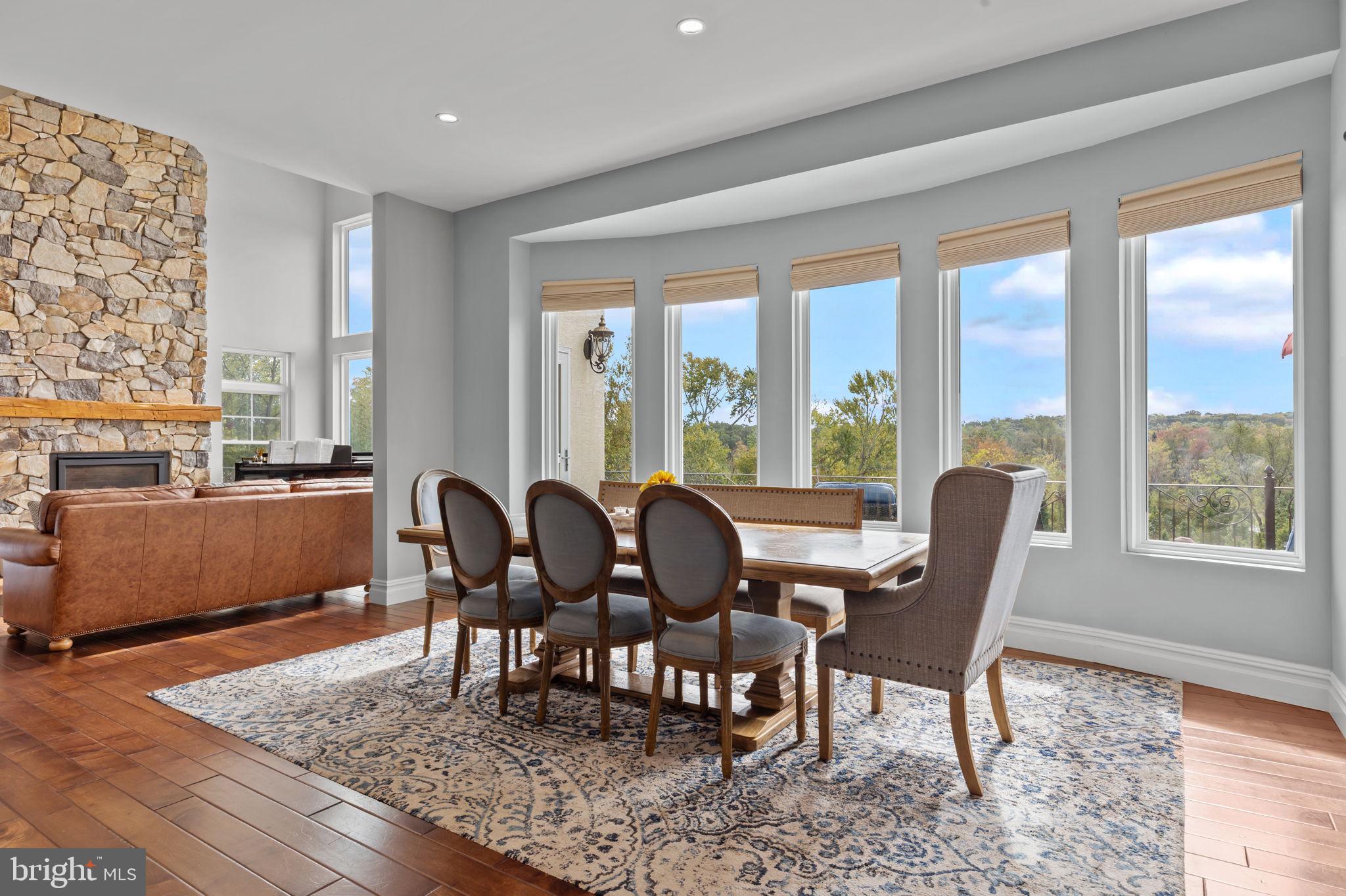 PINEVILLE - Residential