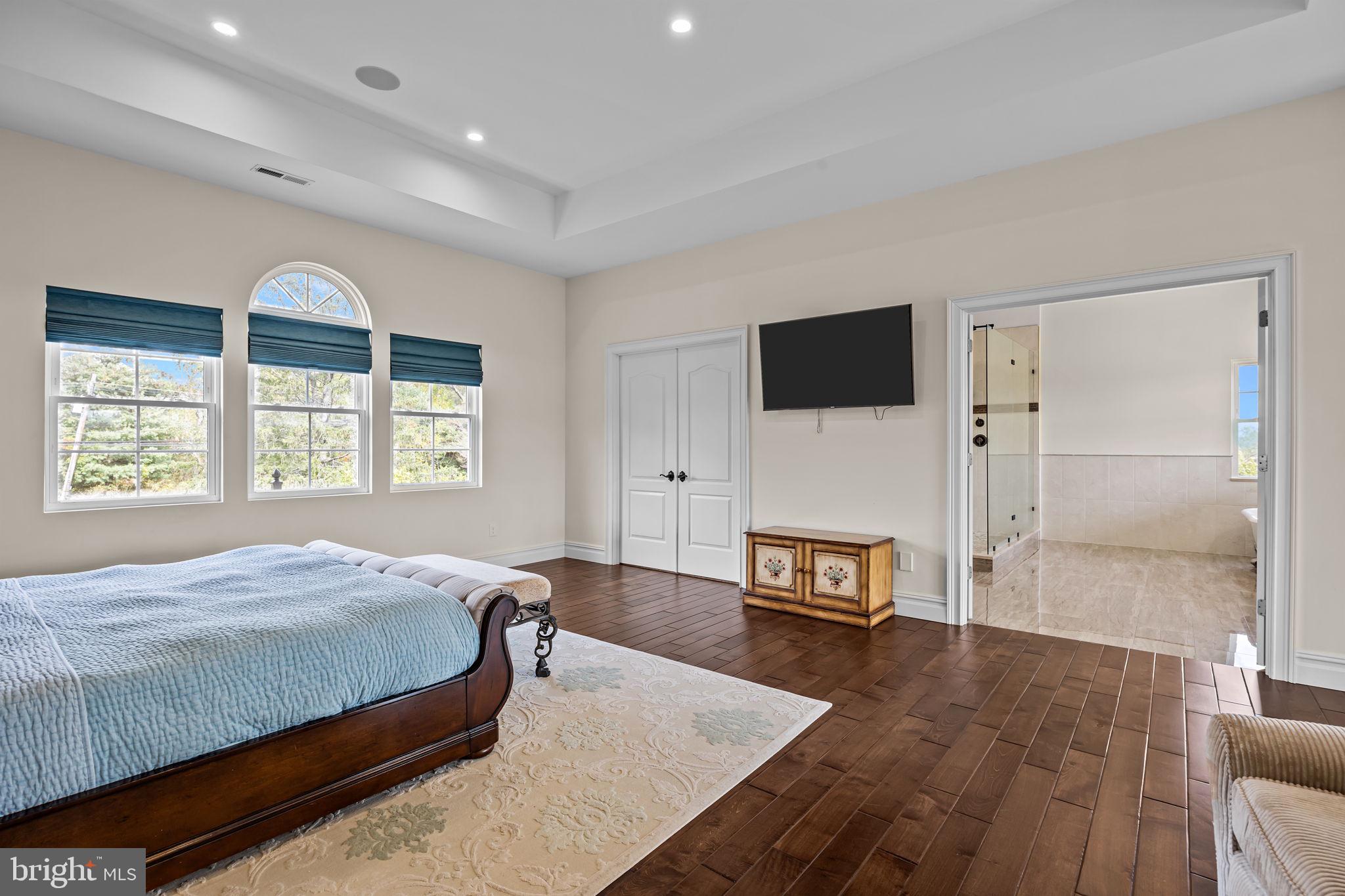 PINEVILLE - Residential