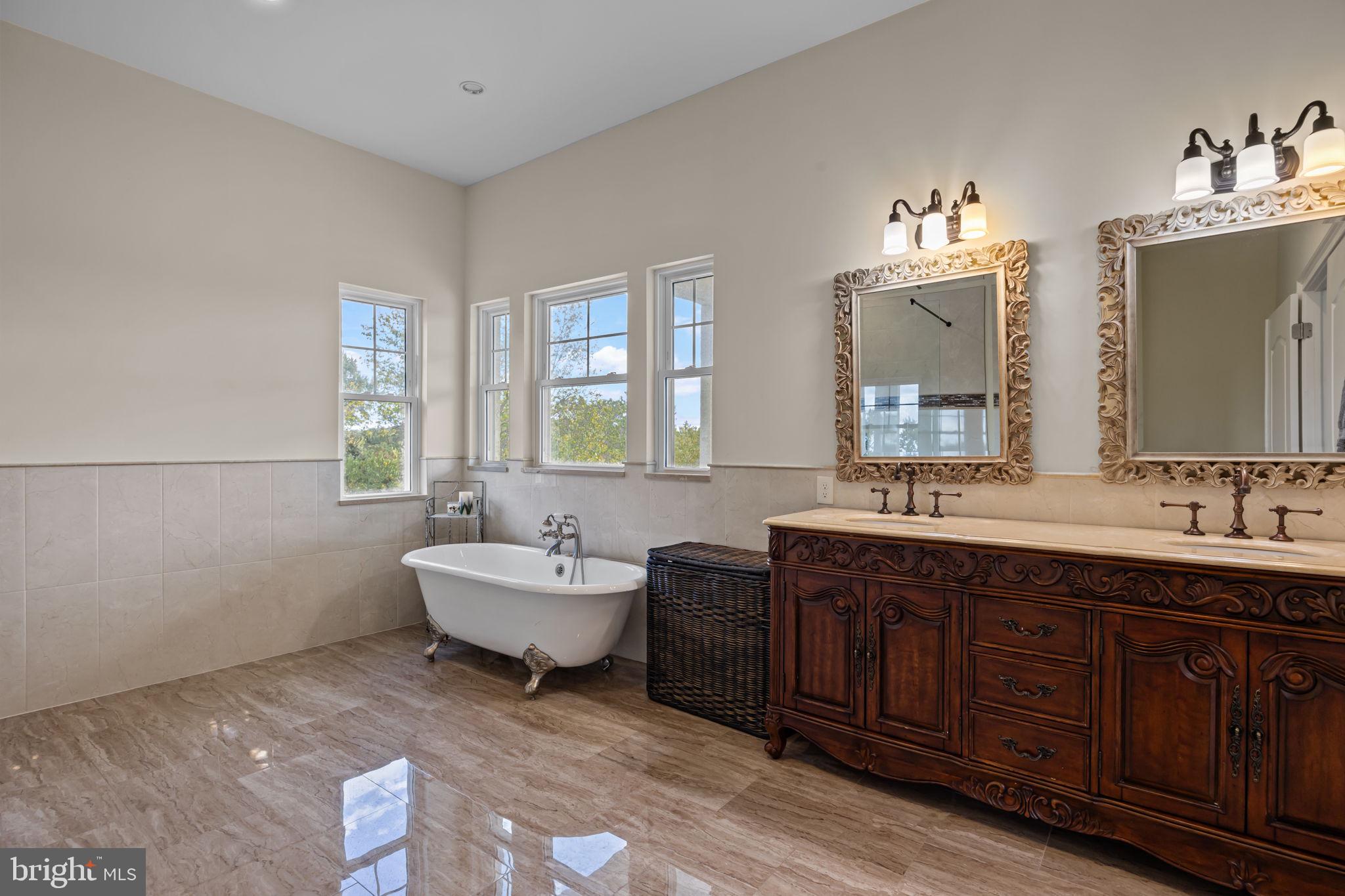 PINEVILLE - Residential