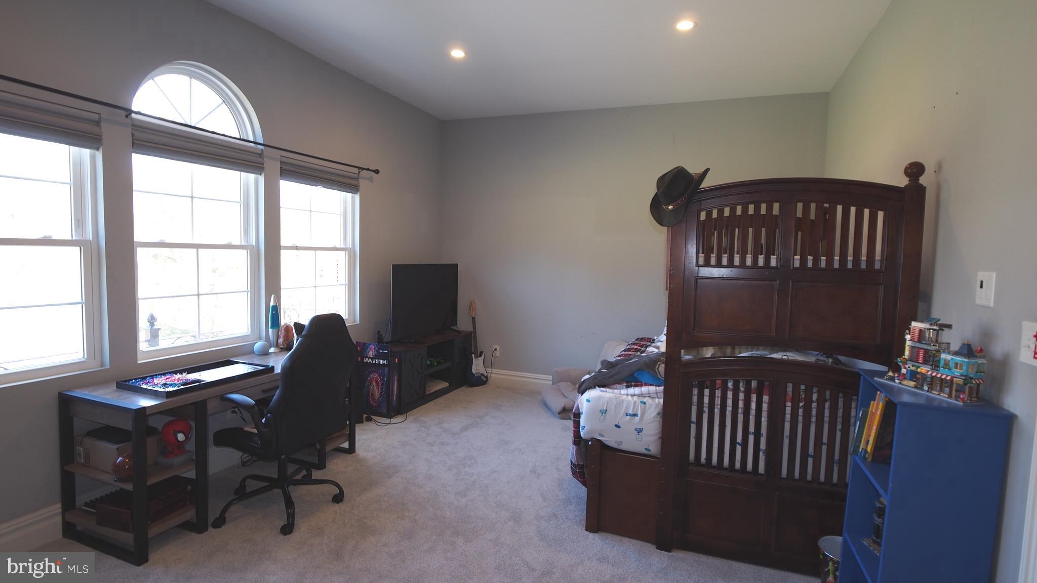 PINEVILLE - Residential