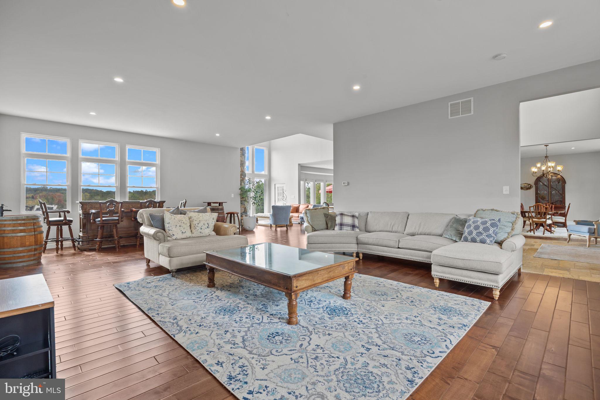 PINEVILLE - Residential