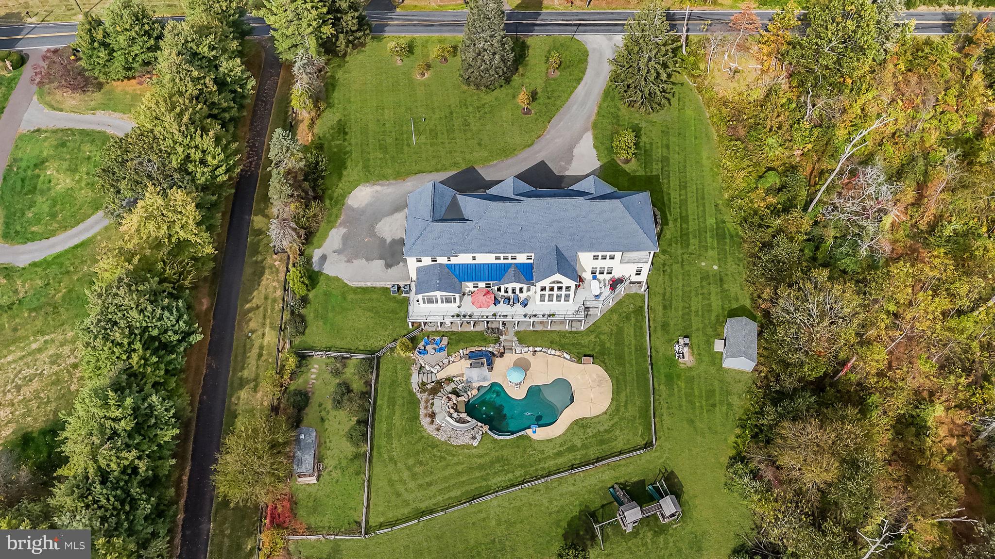 PINEVILLE - Residential