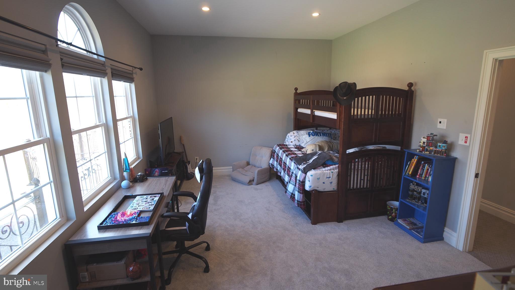 PINEVILLE - Residential