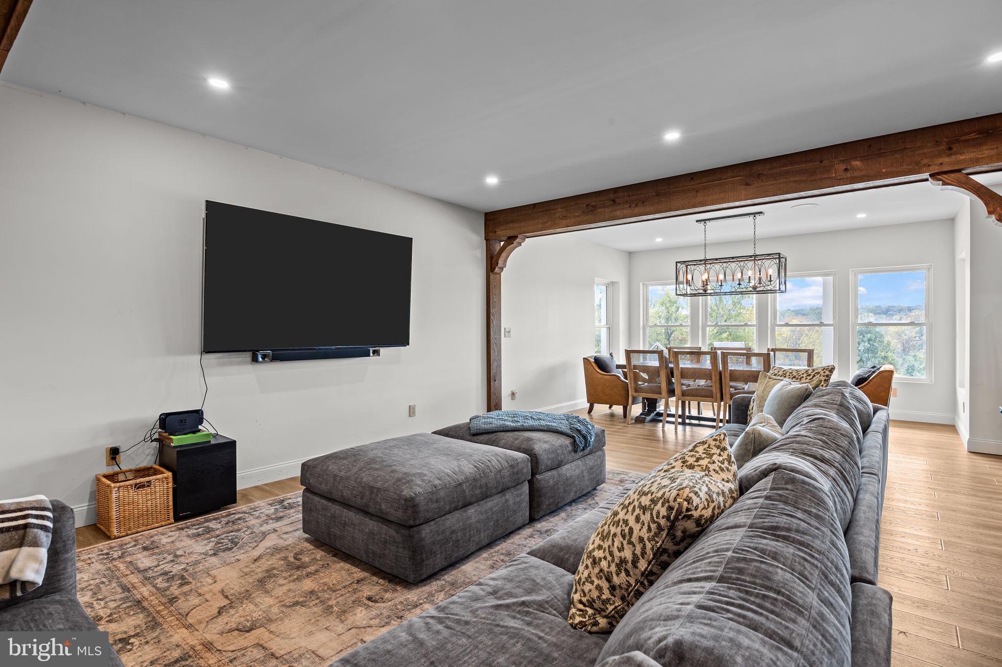 PINEVILLE - Residential