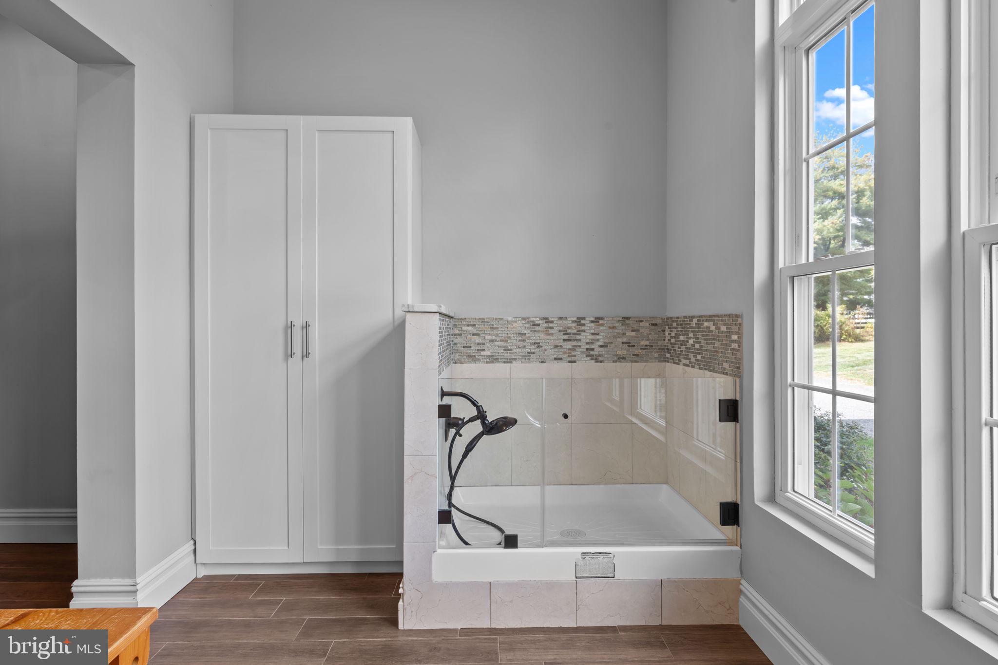 PINEVILLE - Residential