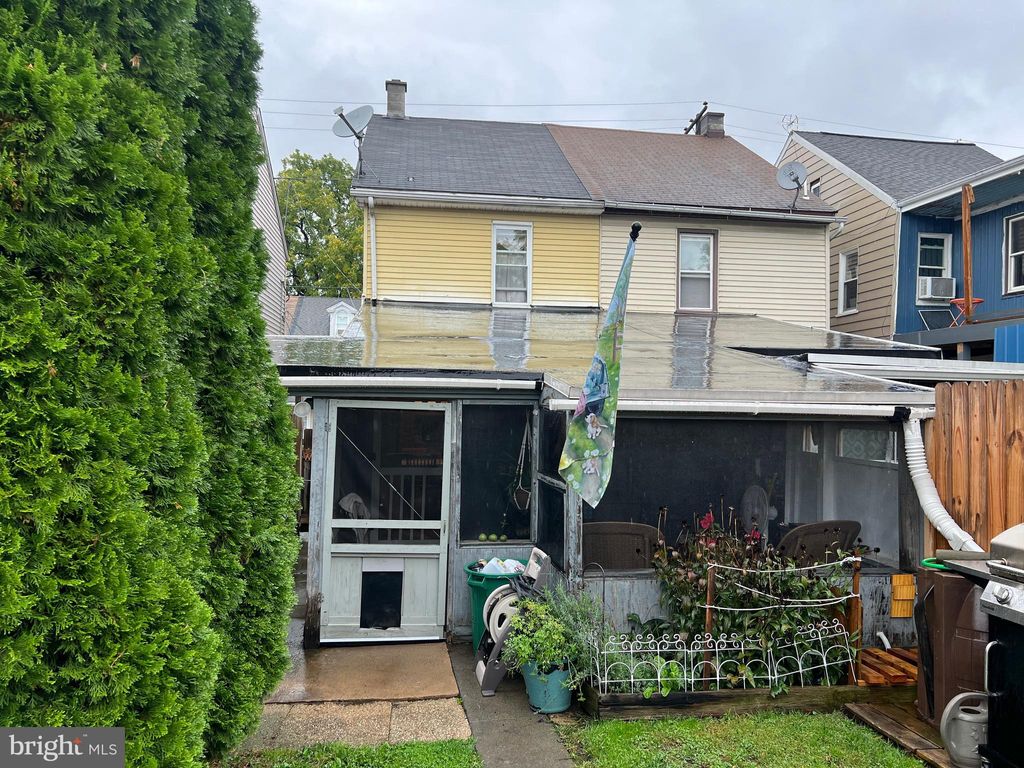 Photo of 460 Manor Street, Columbia, PA 17512 (MLS # PALA2042124)