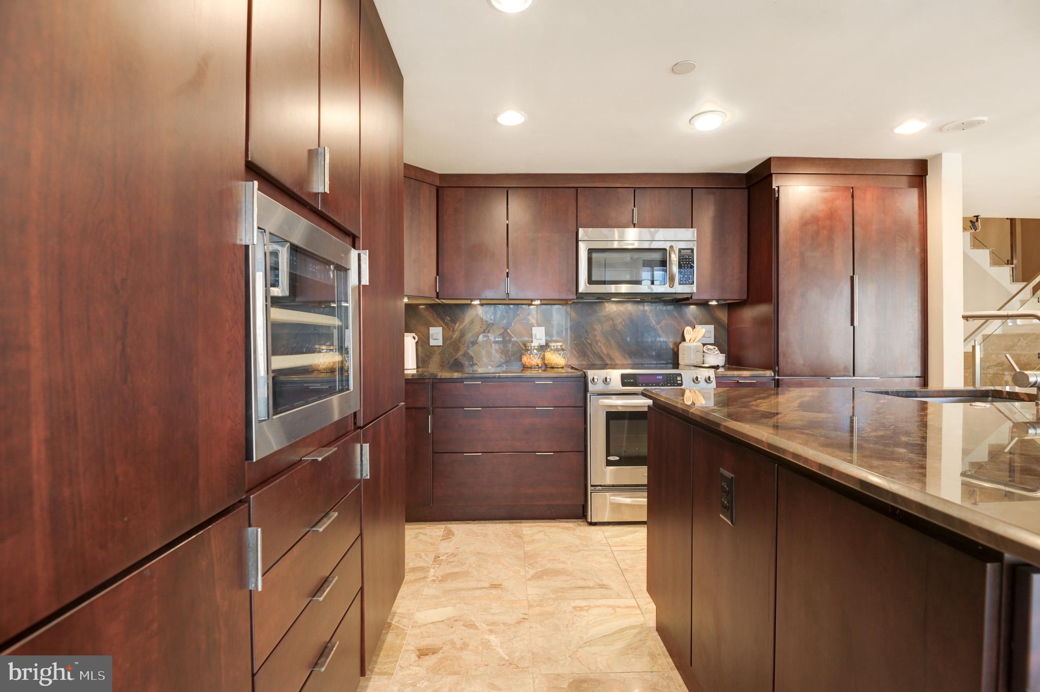 ATRIUM CONDO - Residential