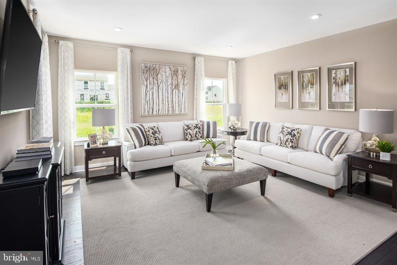 LAKE LINGANORE - Residential