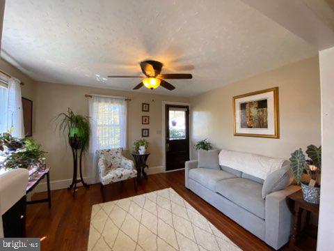 GLEN ESTS - Residential